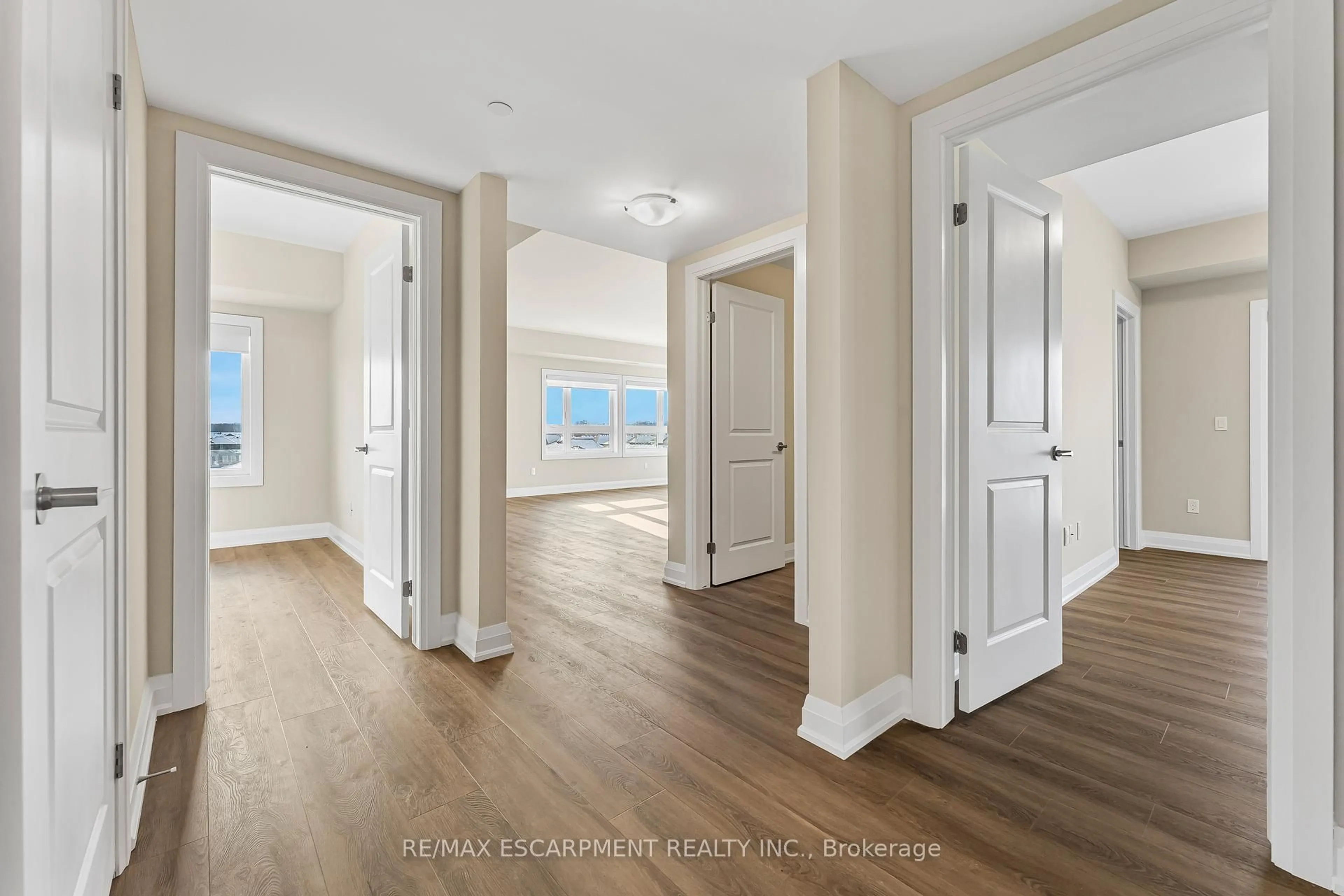 Indoor entryway for 118 SUMMERSIDES Blvd #312, Pelham Ontario L0E 1E1
