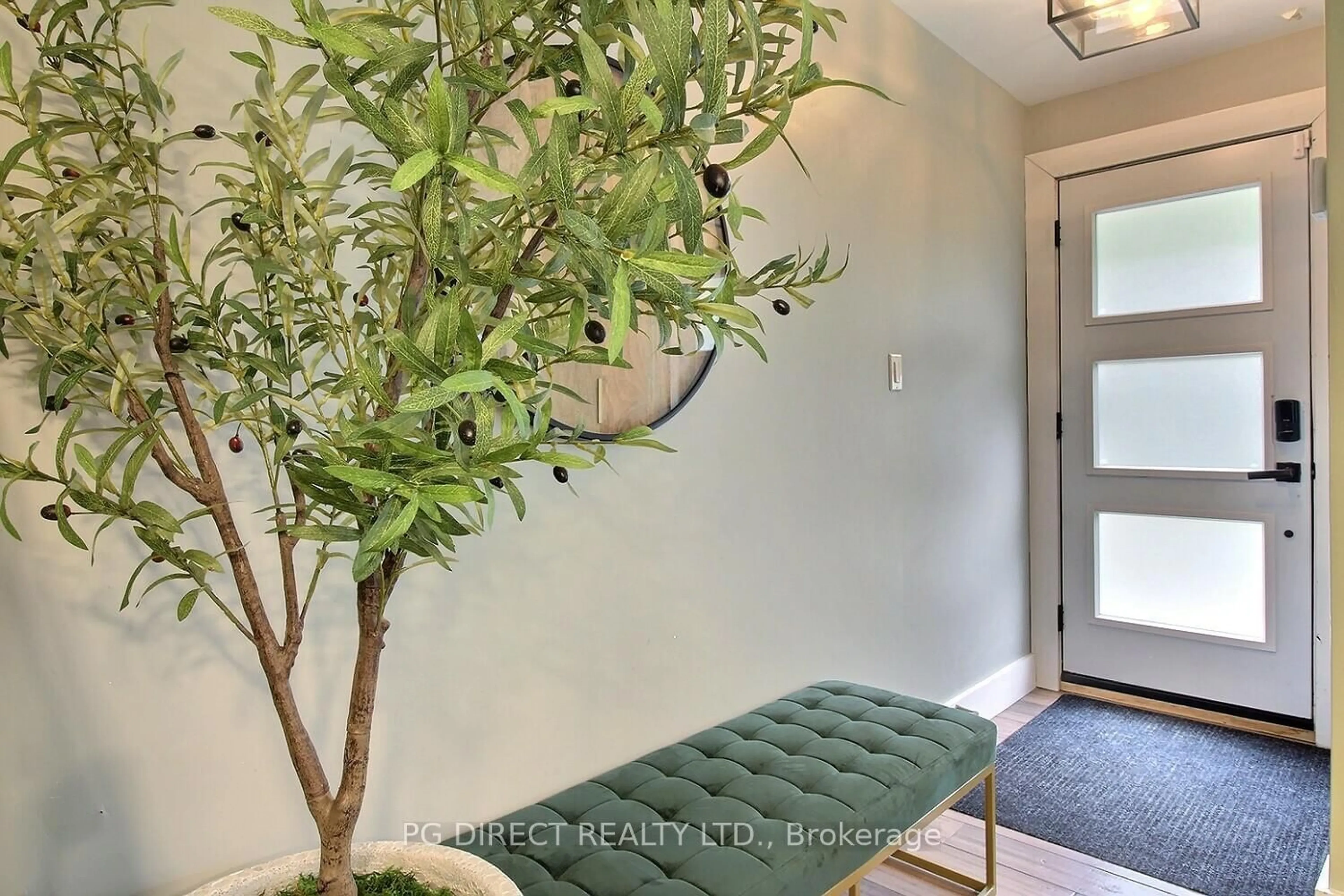 Indoor entryway for 13 Parkside Dr, Quinte West Ontario K8V 5L6