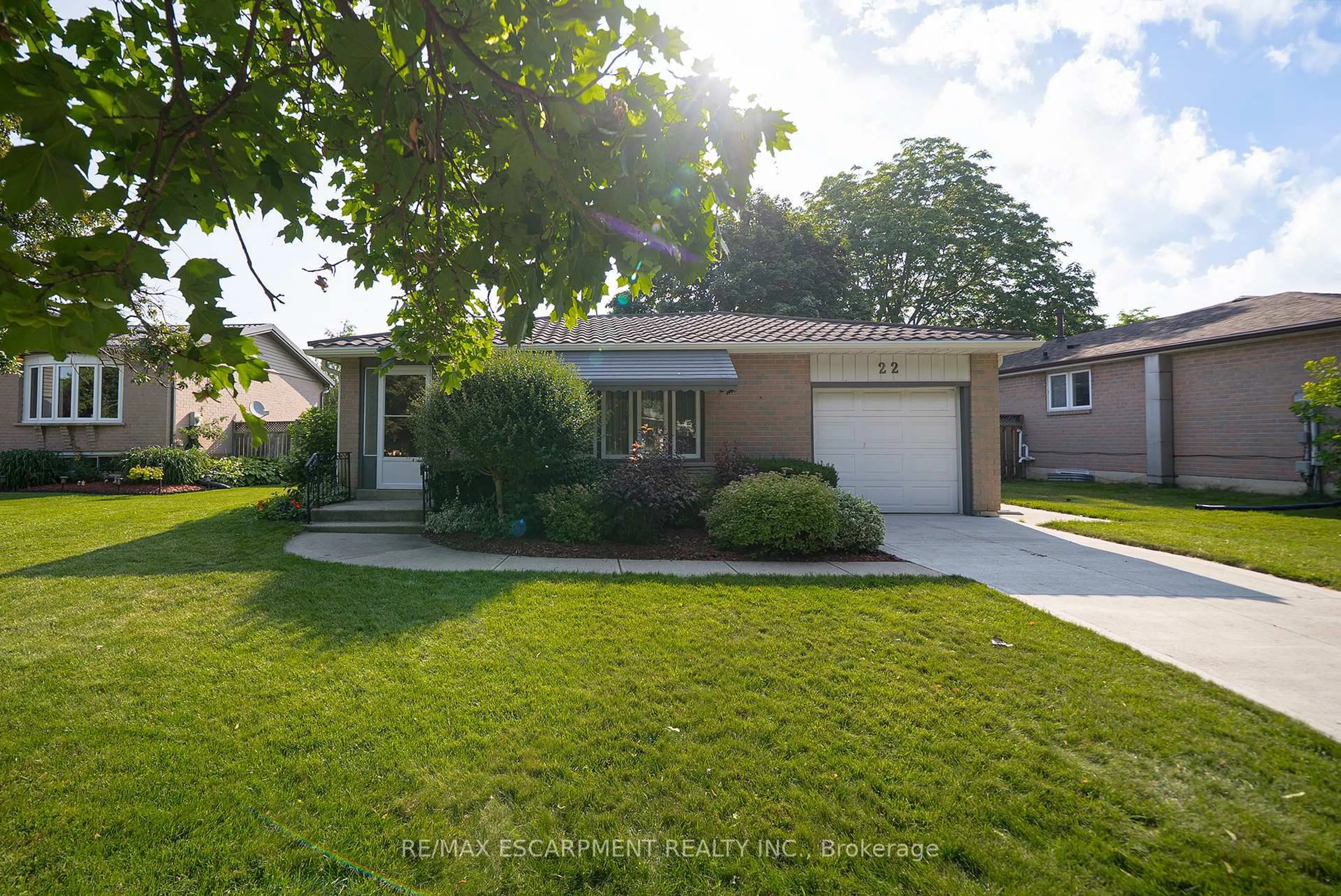 Unknown for 22 Sprucehill Dr, Brantford Ontario N3R 3R6