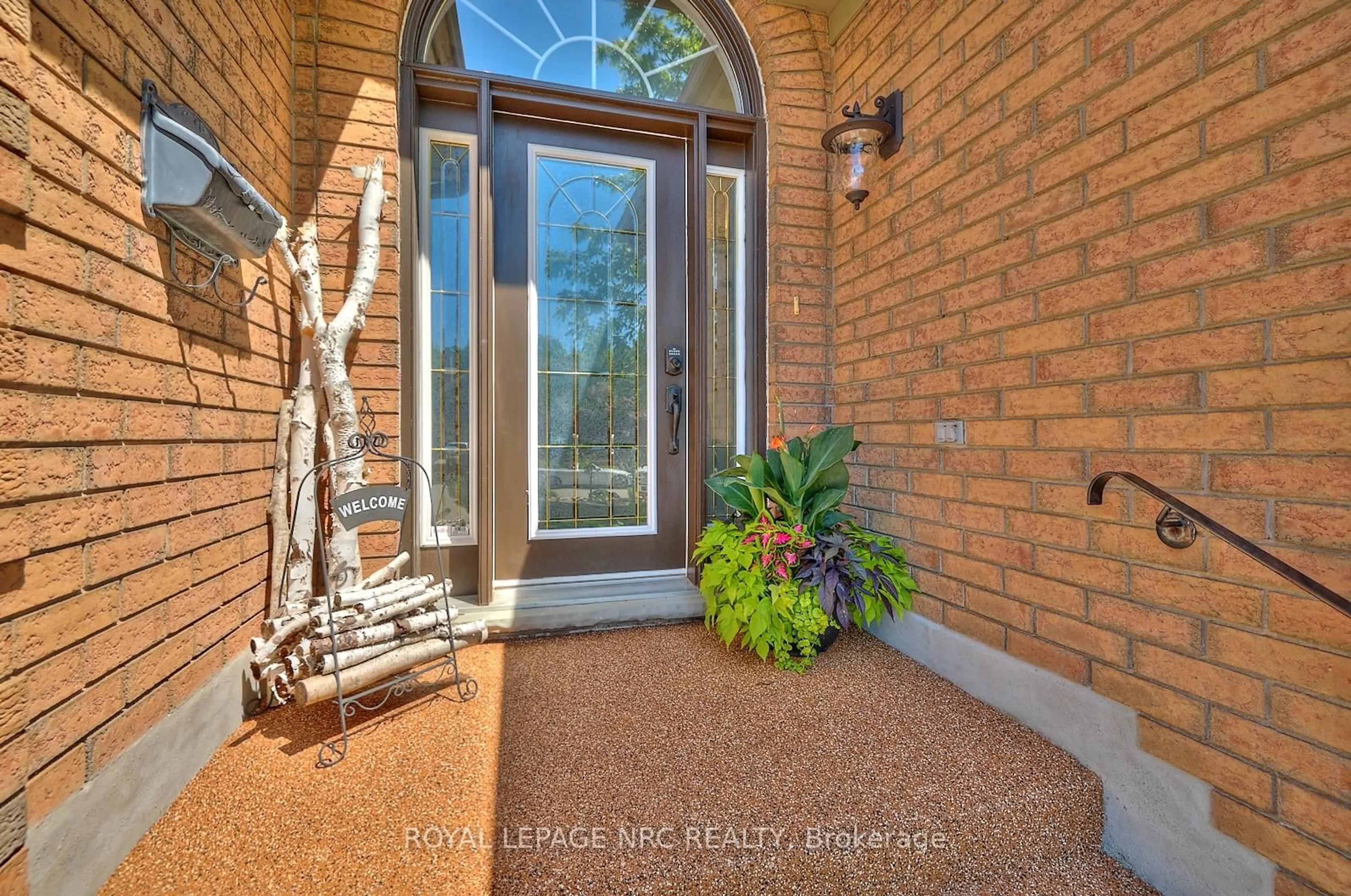 Indoor entryway for 7 SCOTTDALE Crt, Pelham Ontario L0S 1E3