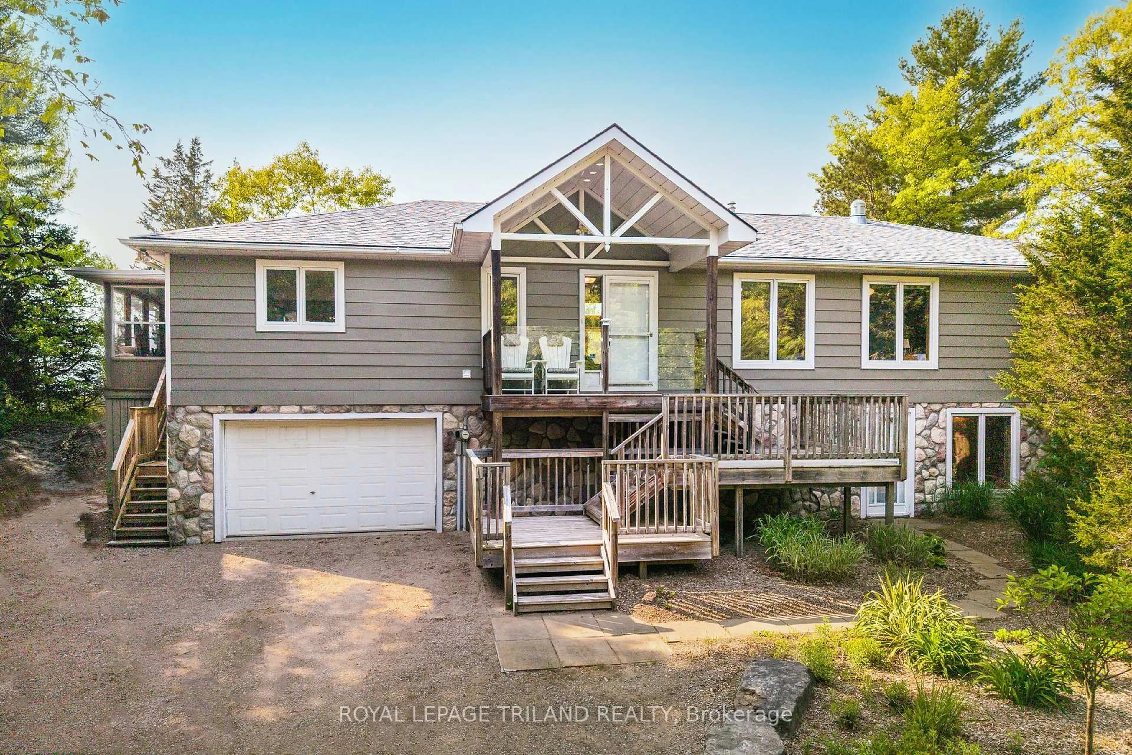 A pic from outside/outdoor area/front of a property/back of a property/a pic from drone, water/lake/river/ocean view for 9856 Huron Pl, Lambton Shores Ontario N0M 1T0