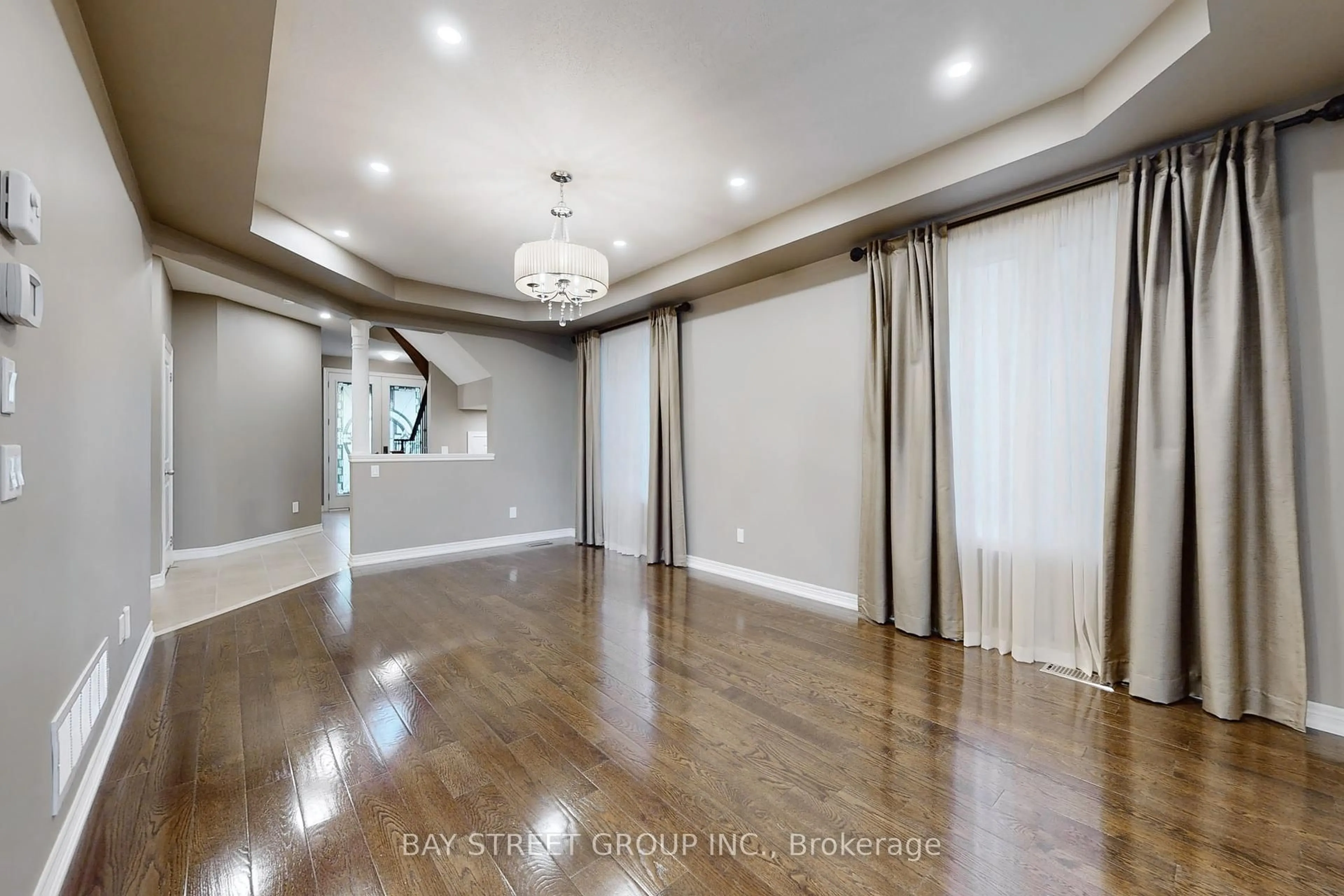 A pic of a room for 62 Whittington Dr, Hamilton Ontario L9K 0G8