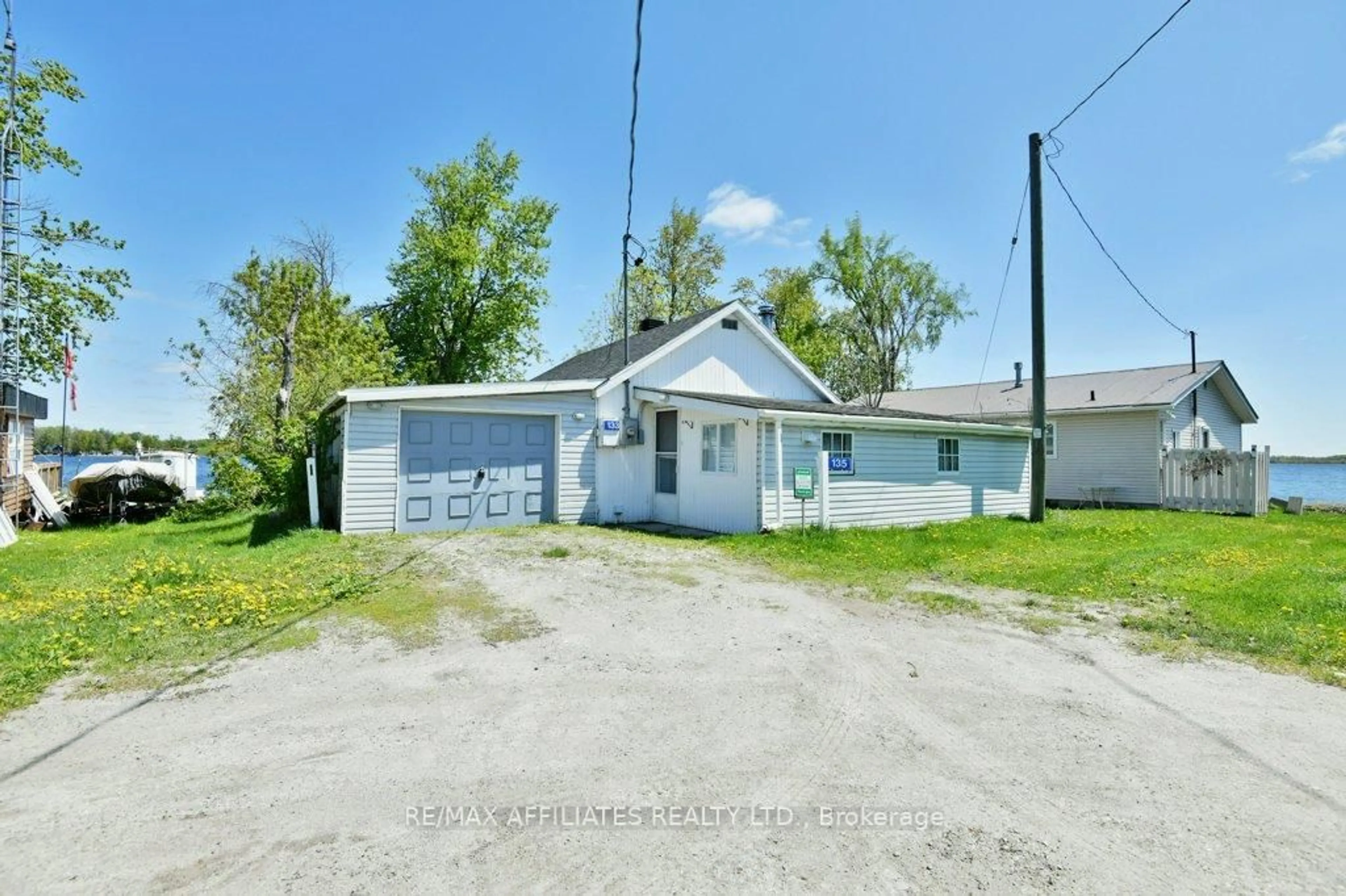 A pic from outside/outdoor area/front of a property/back of a property/a pic from drone, street for 133 RATHWELL SHORE Rd, Carleton Place Ontario K7C 4L4