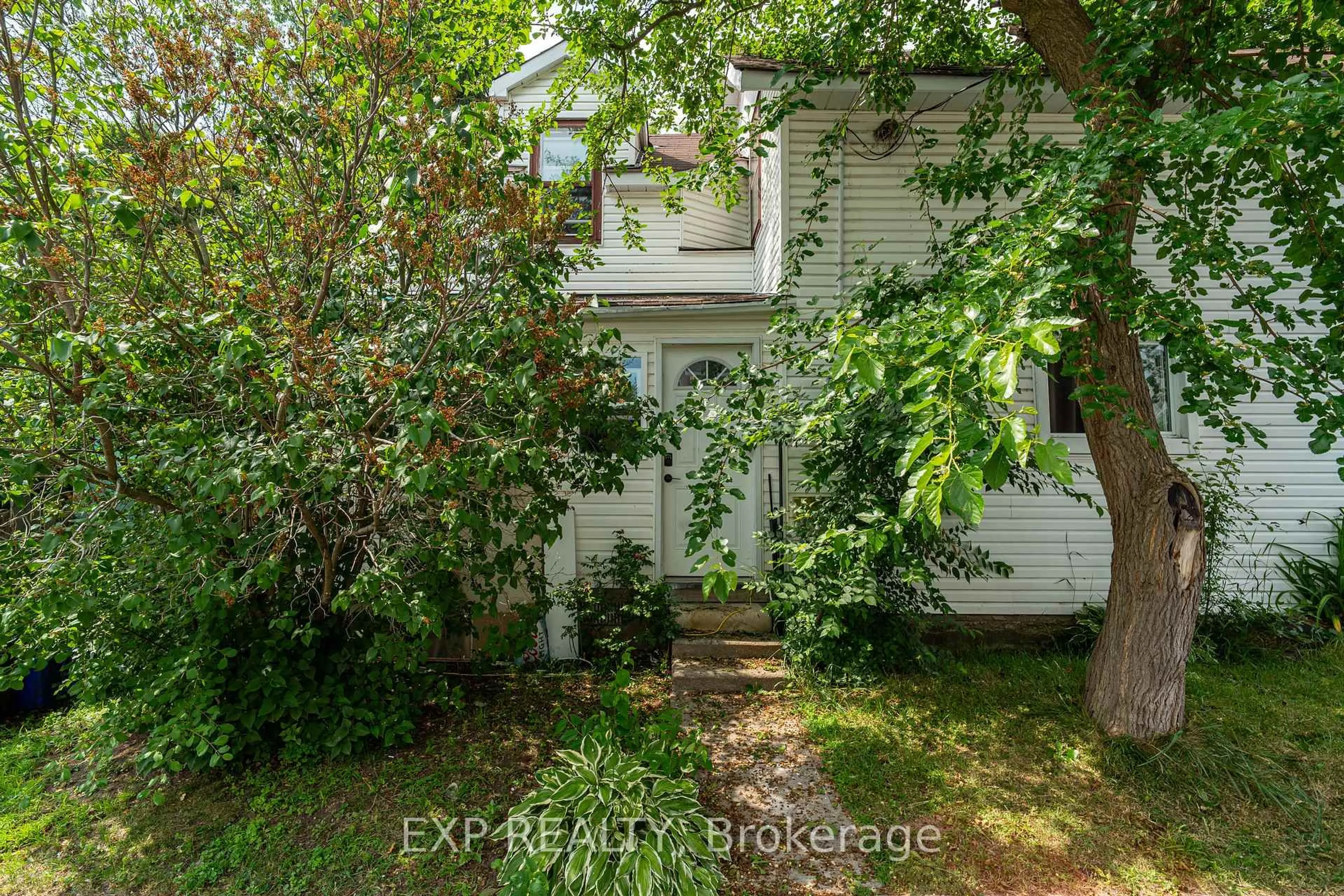 Unknown for 294 Moffatt St, Carleton Place Ontario K7C 3L4