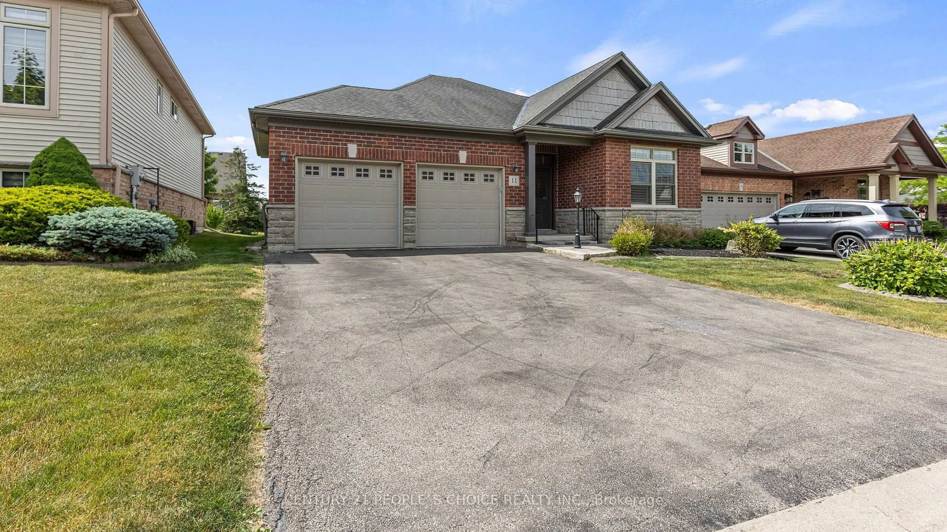 Home with brick exterior material, street for 11 Aaron Tr, Welland Ontario L3B 6G4