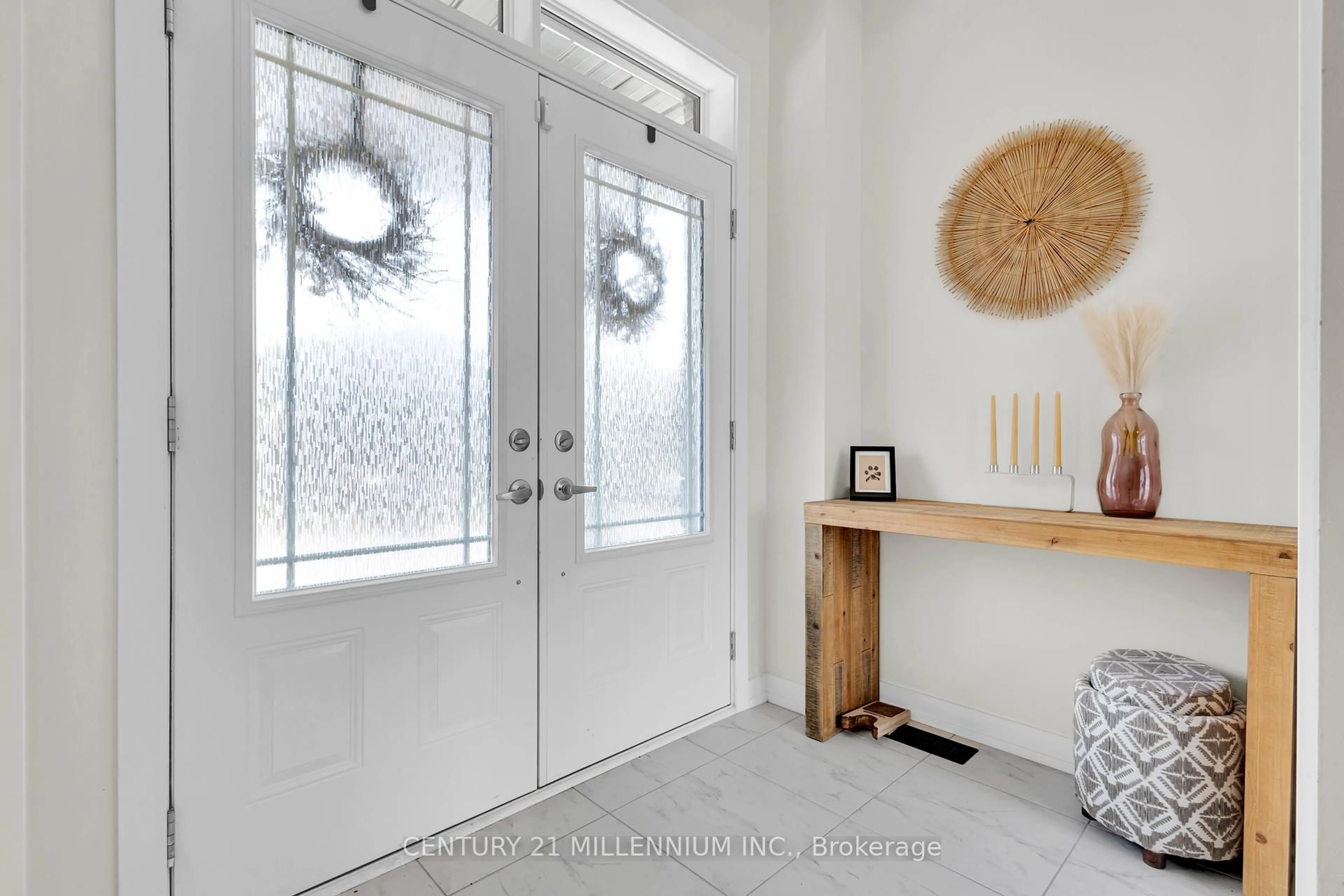 Indoor entryway for 11 Sundin Dr, Haldimand Ontario N3W 0H1