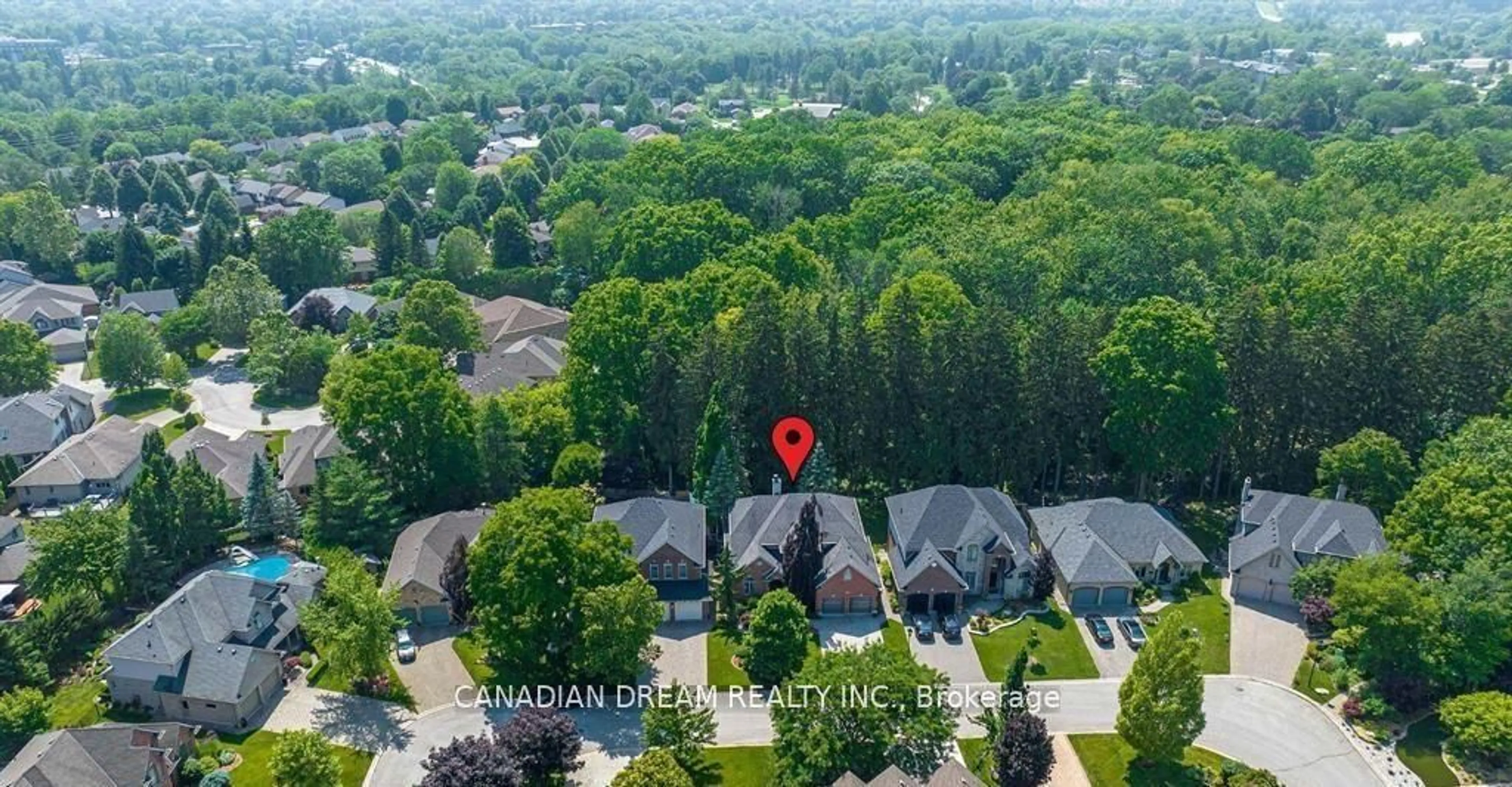 A pic from outside/outdoor area/front of a property/back of a property/a pic from drone, street for 68 Havenwood Way, London North Ontario N6H 5B8