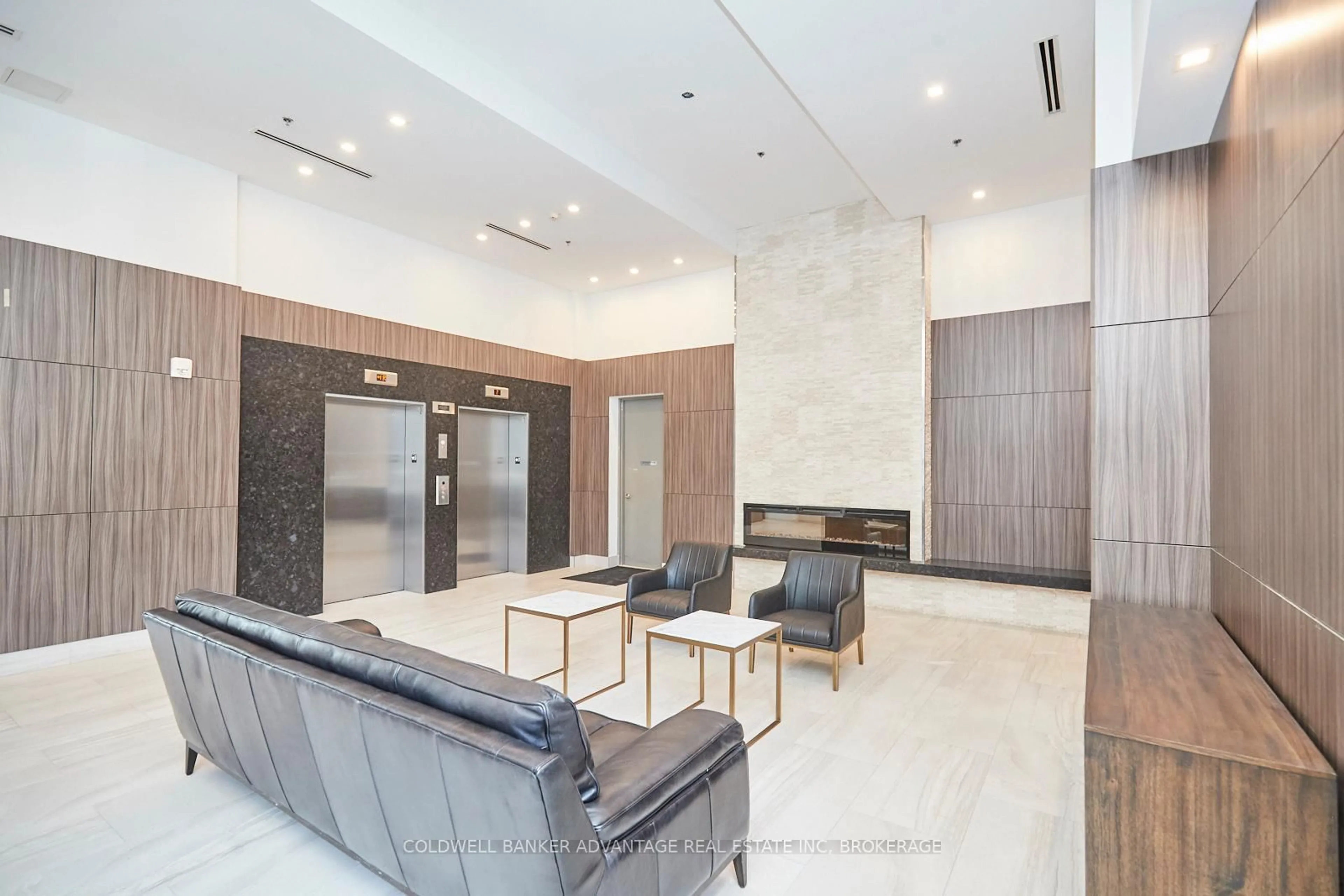 Lobby for 550 North Service Rd #610, Grimsby Ontario L3M 0H9