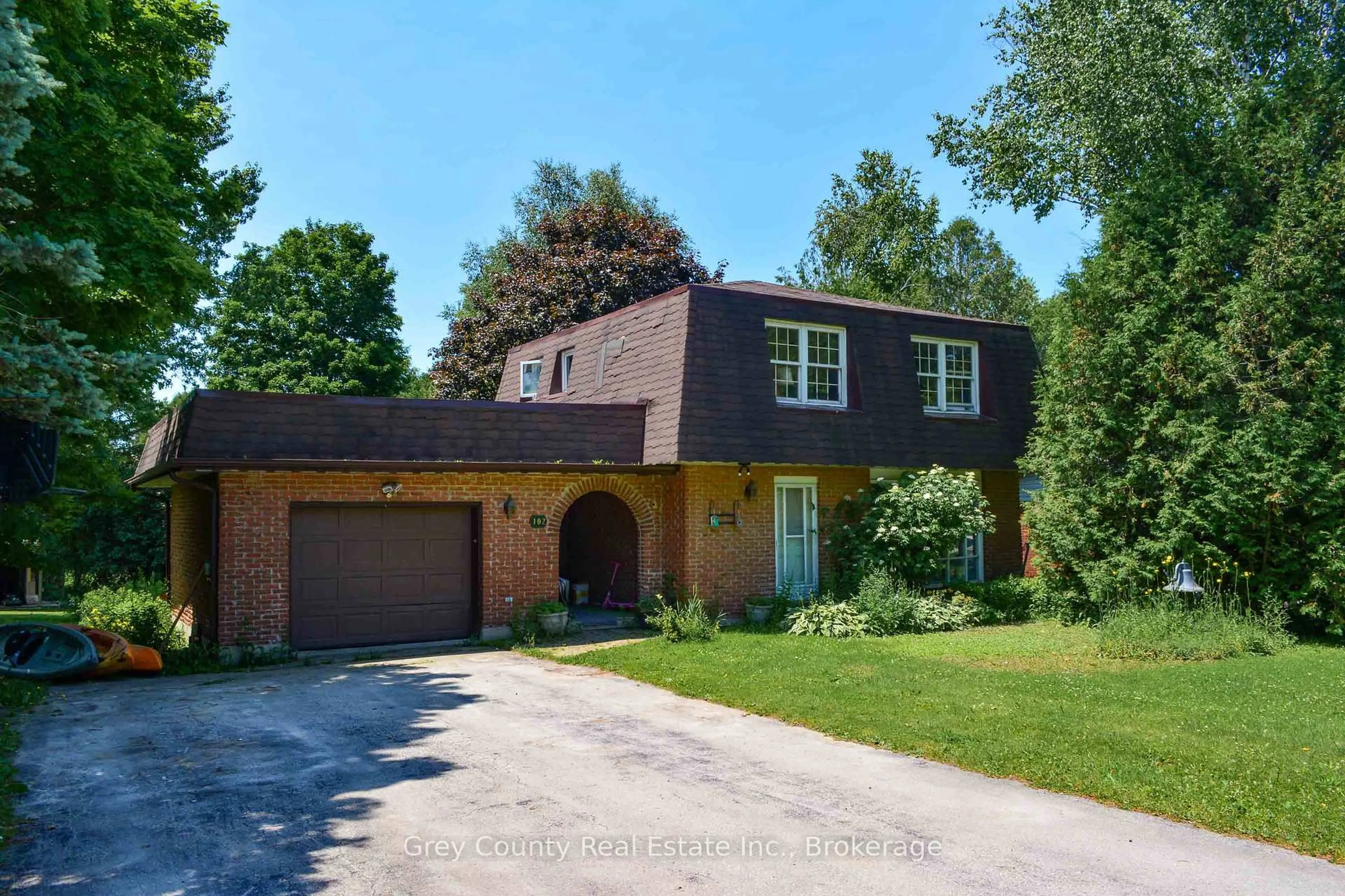 Home with brick exterior material, street for 102 Glenwood Pl, West Grey Ontario N0C 1H0