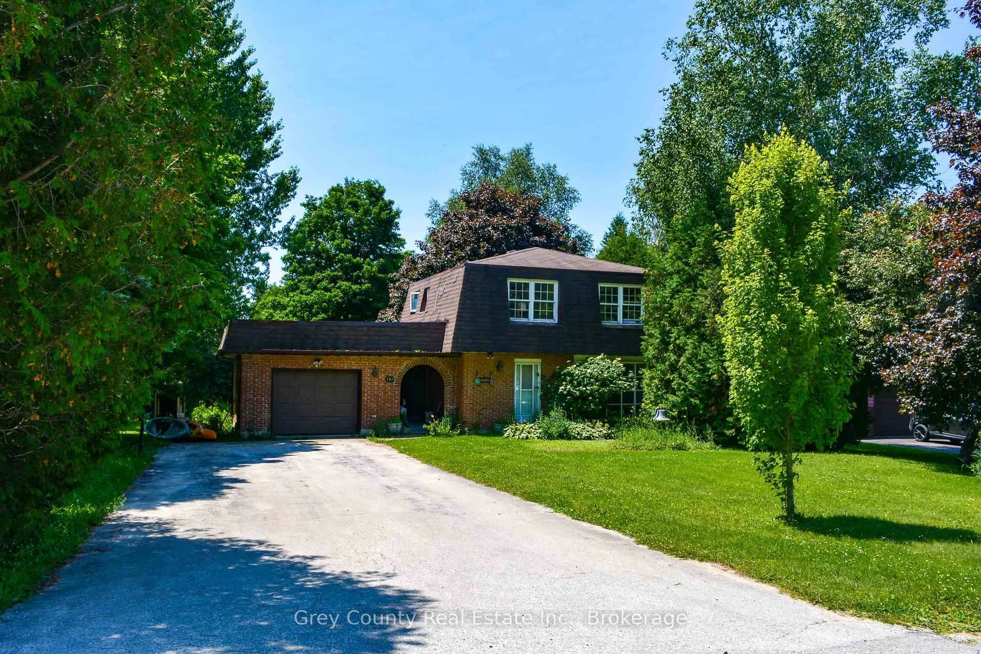 A pic from outside/outdoor area/front of a property/back of a property/a pic from drone, street for 102 Glenwood Pl, West Grey Ontario N0C 1H0
