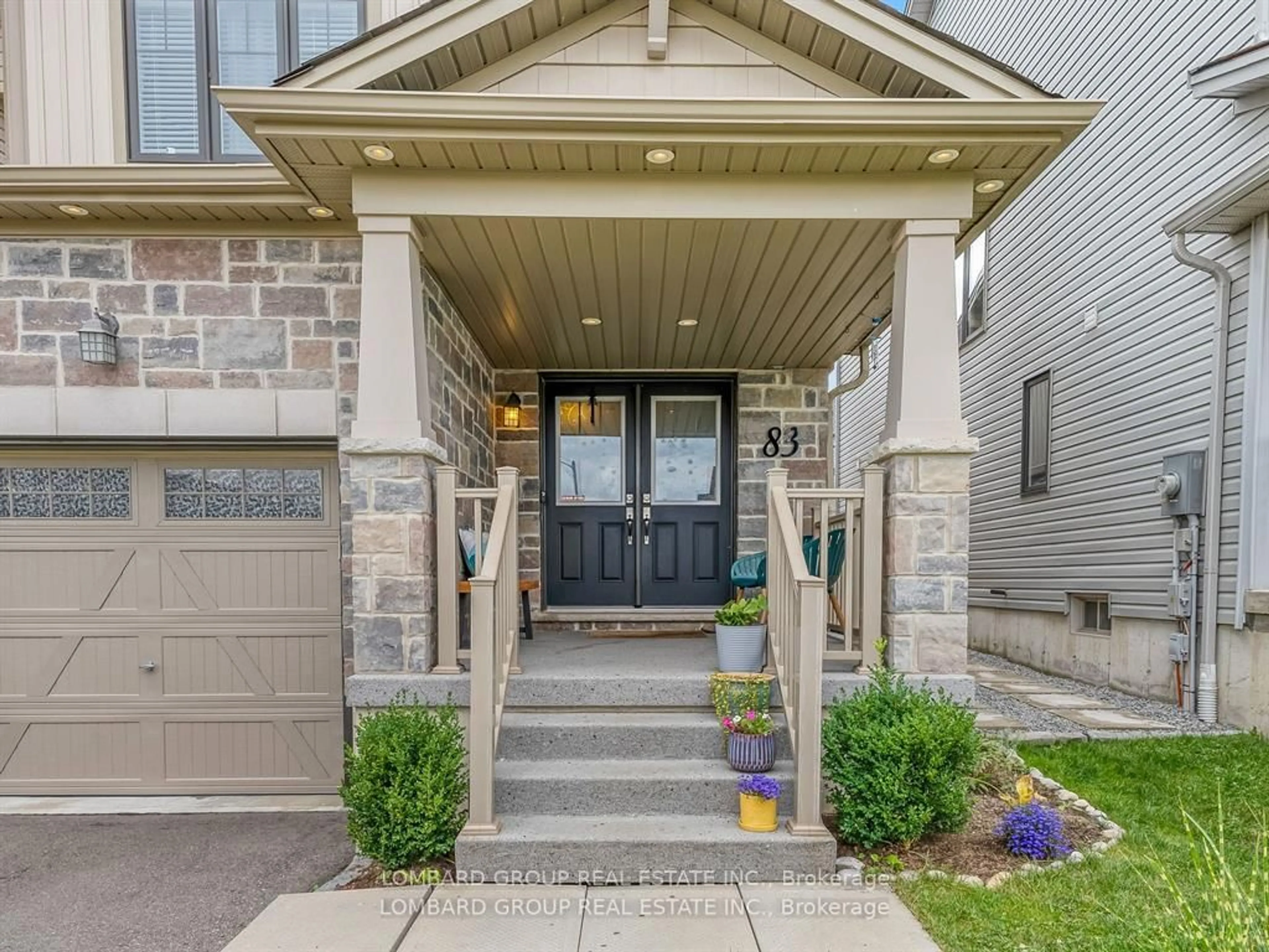 Indoor entryway for 83 ARNOLD MARSHALL Blvd, Haldimand Ontario N3W 0B4