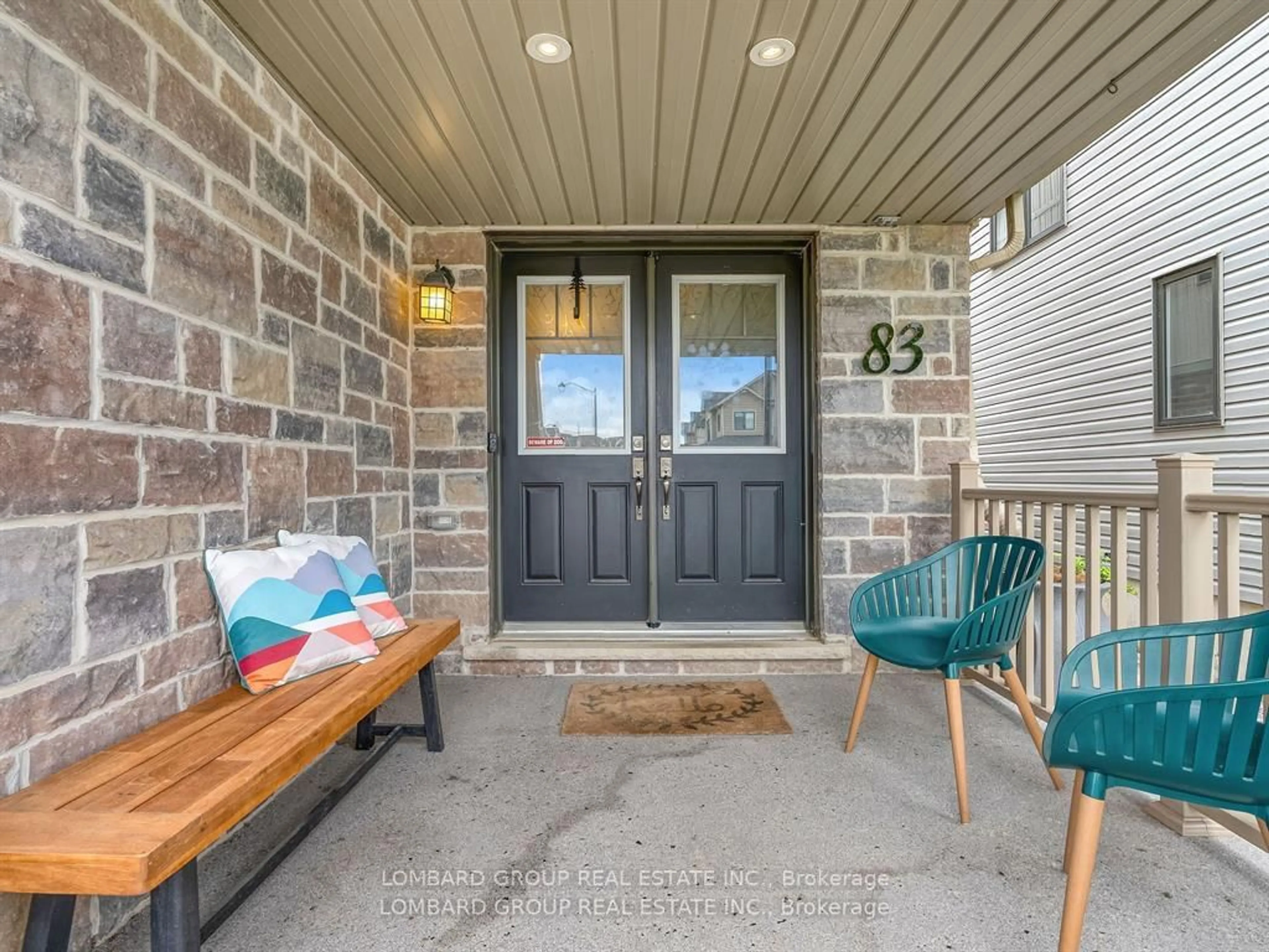 Indoor entryway for 83 ARNOLD MARSHALL Blvd, Haldimand Ontario N3W 0B4