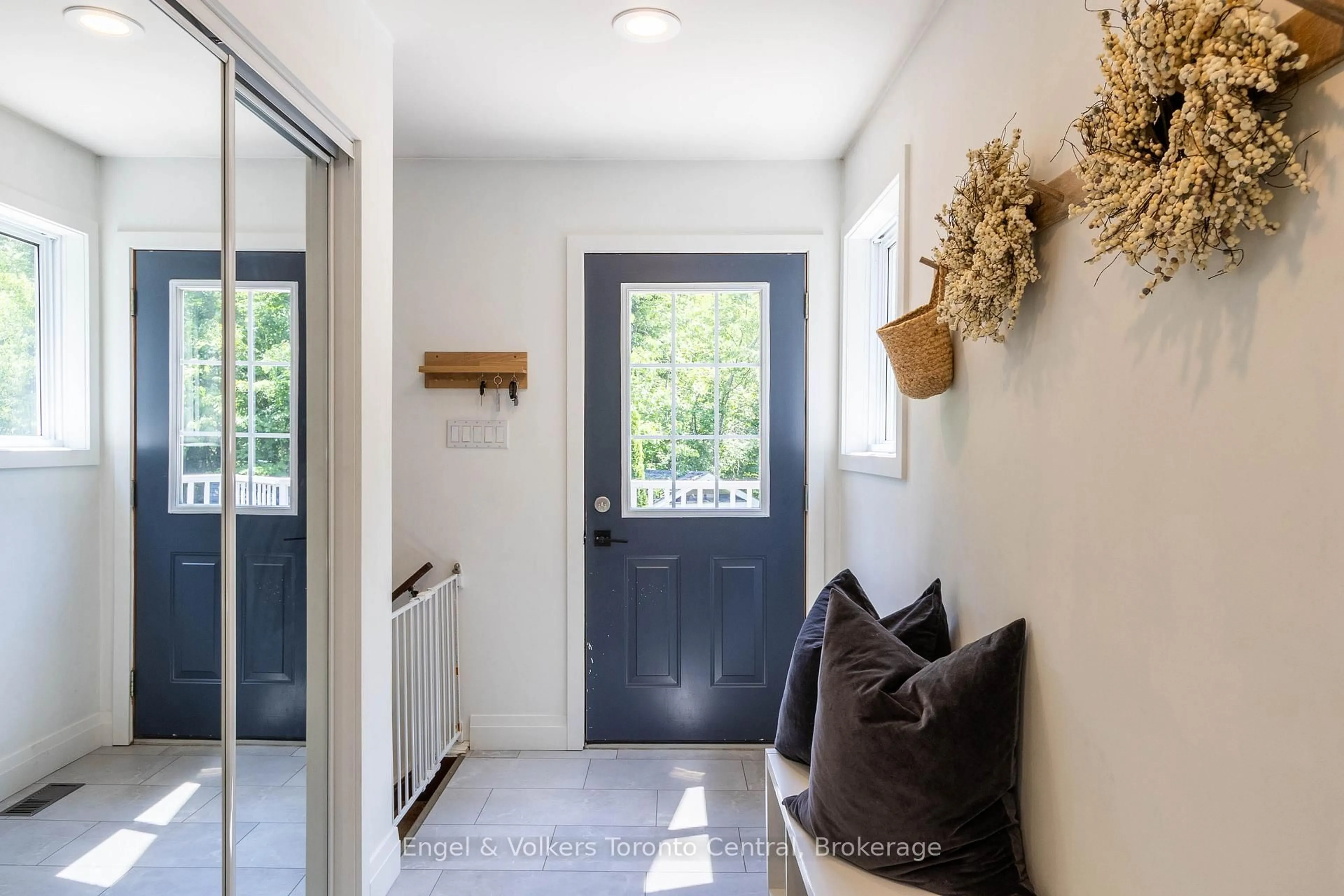 Indoor entryway for 1020 Haven Rd, Bracebridge Ontario P1L 1X1