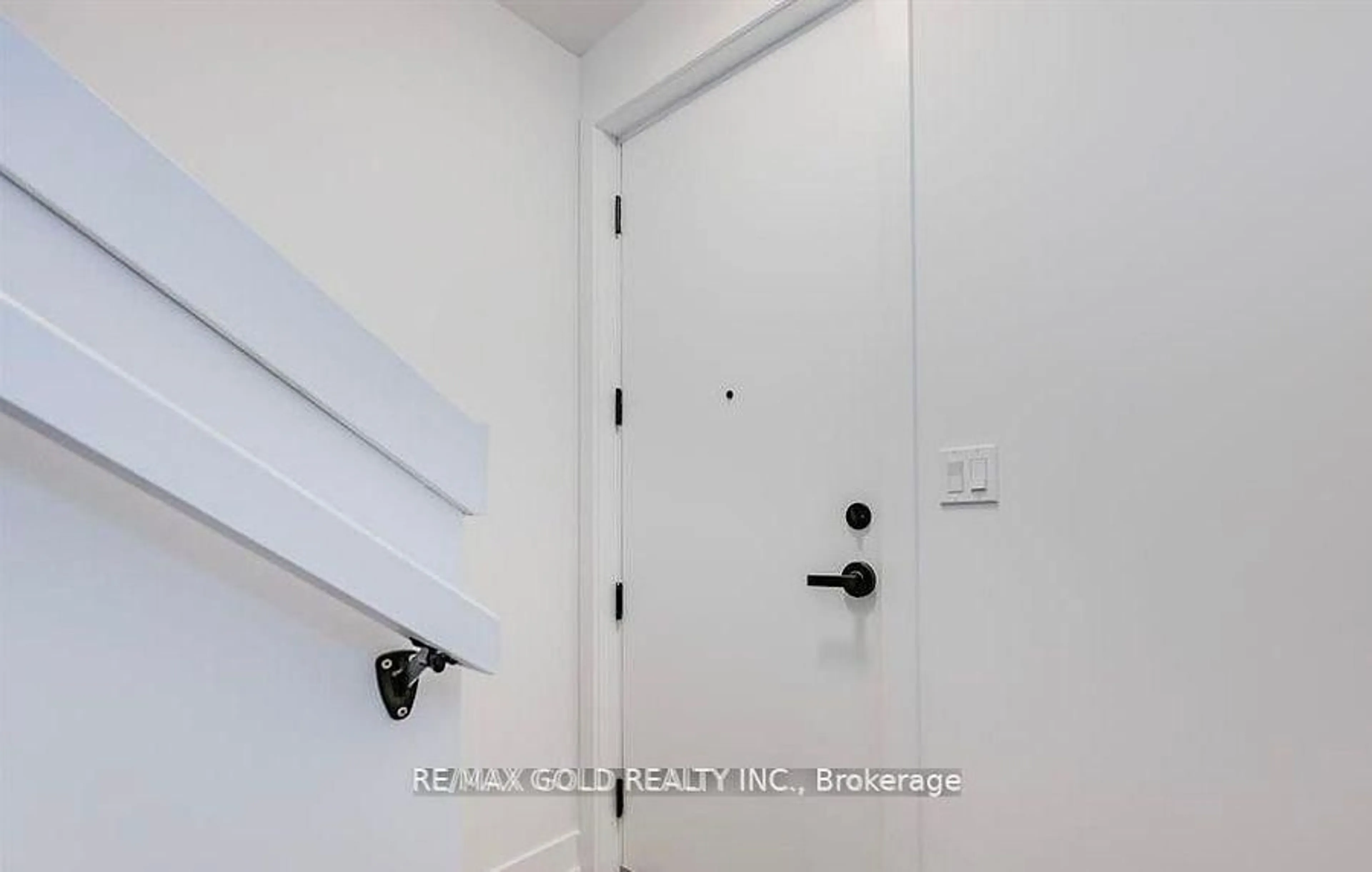 Indoor entryway for 99 Roger St #34, Waterloo Ontario N2J 0G1
