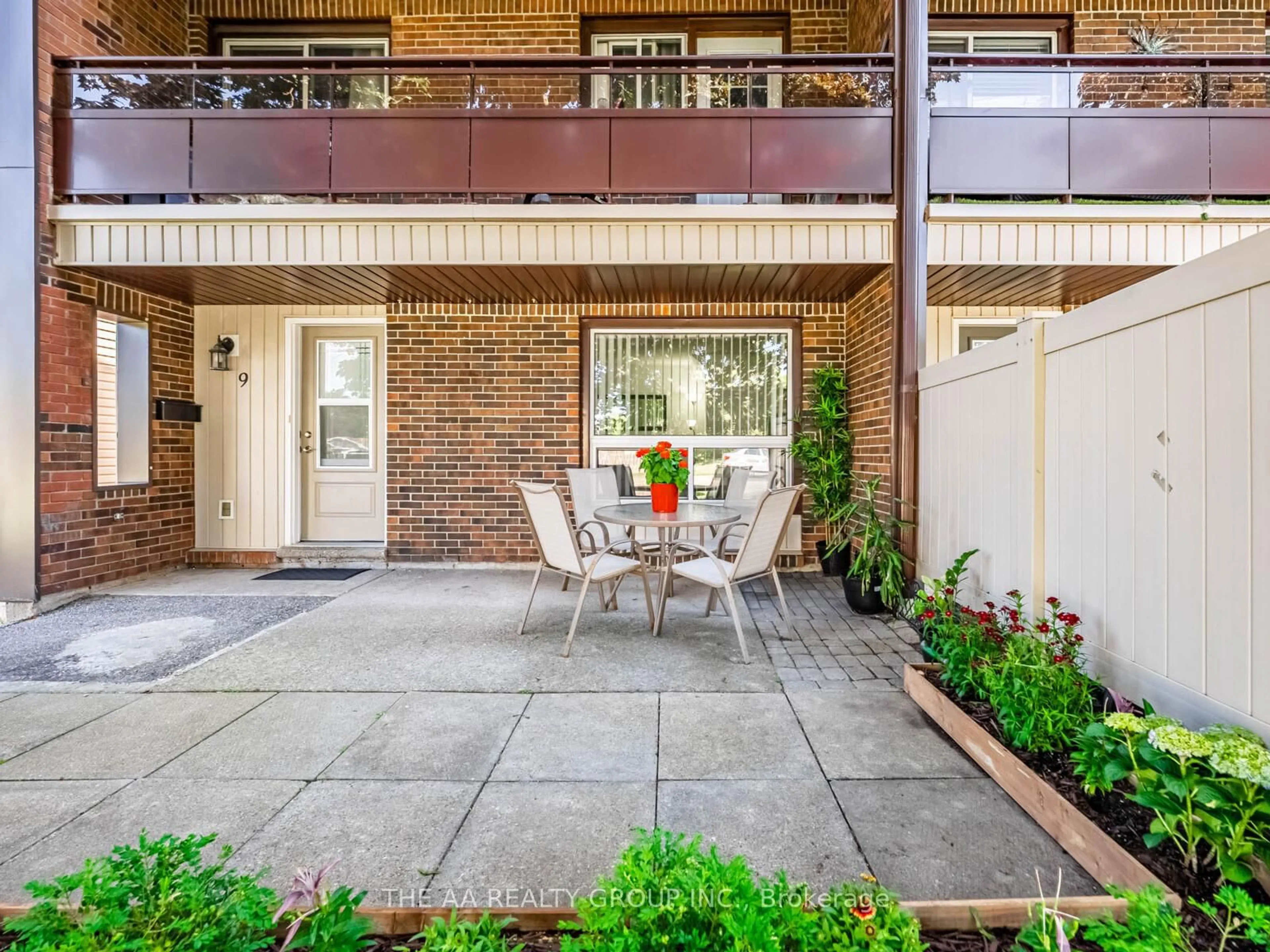 Patio, street for 86 Burns Dr #9, Guelph Ontario N1H 6V9