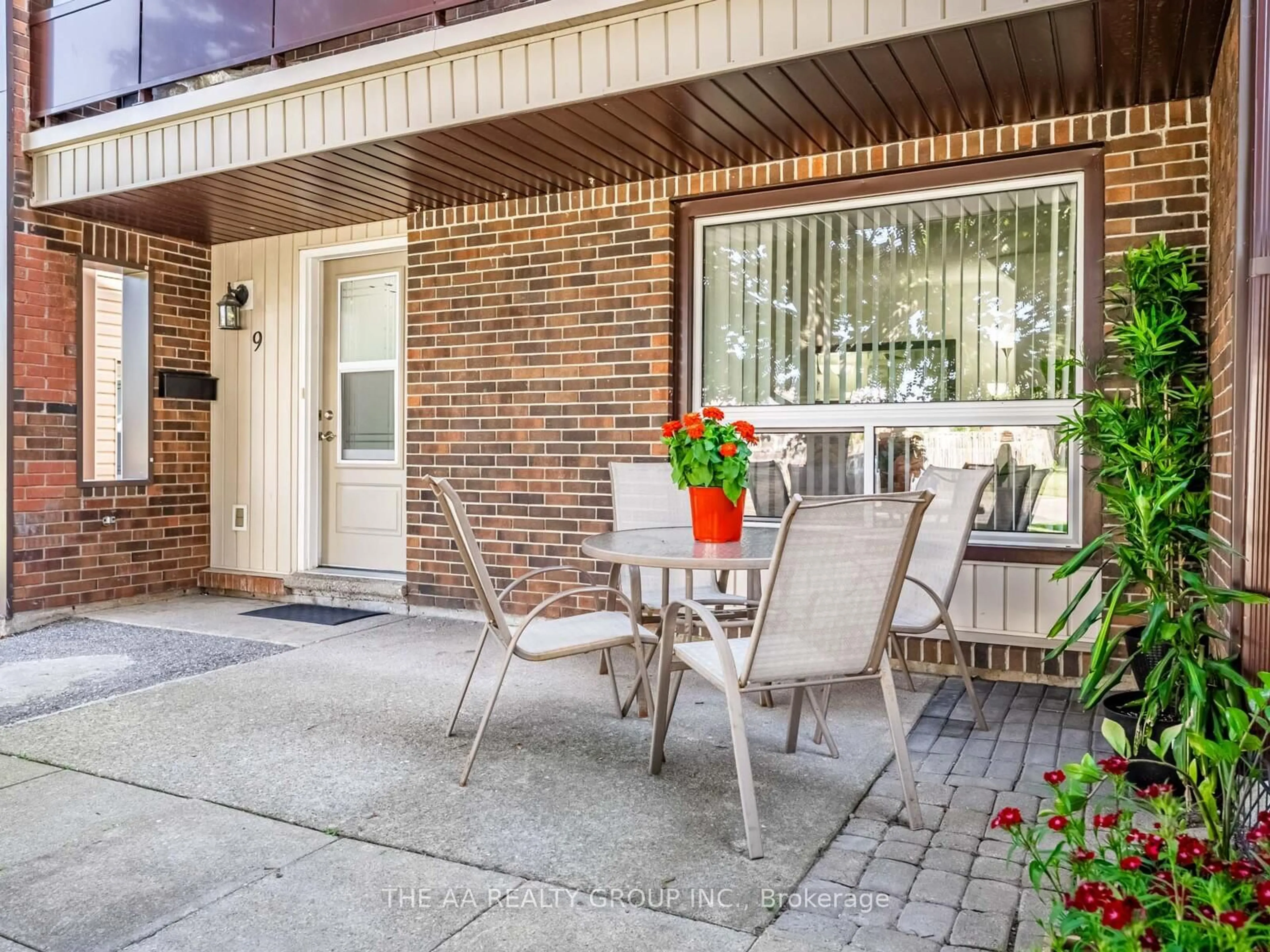 Patio, street for 86 Burns Dr #9, Guelph Ontario N1H 6V9