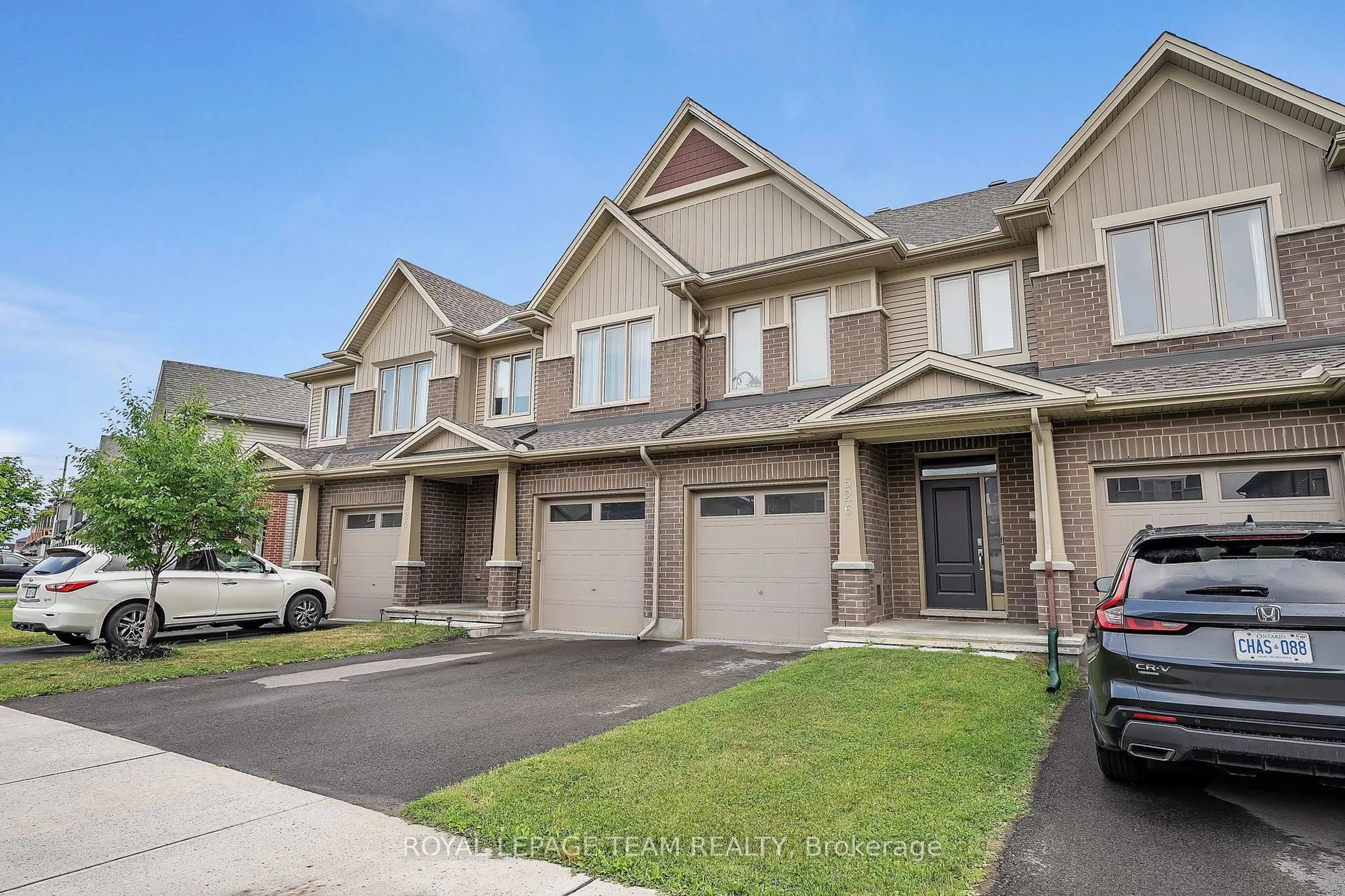 A pic from outside/outdoor area/front of a property/back of a property/a pic from drone, street for 526 EDENWYLDE Dr, Ottawa Ontario K2S 2K4