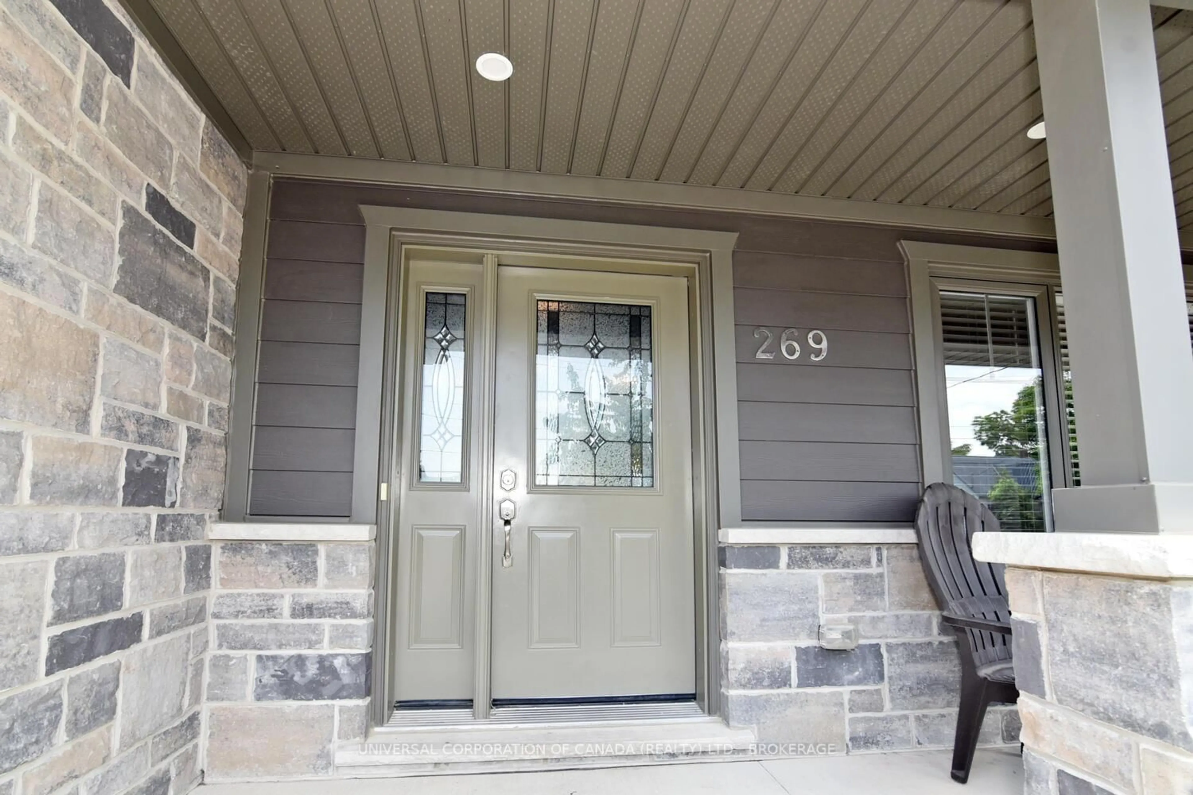 Indoor entryway for 269 Sydenham St, Aylmer Ontario N5H 1M3
