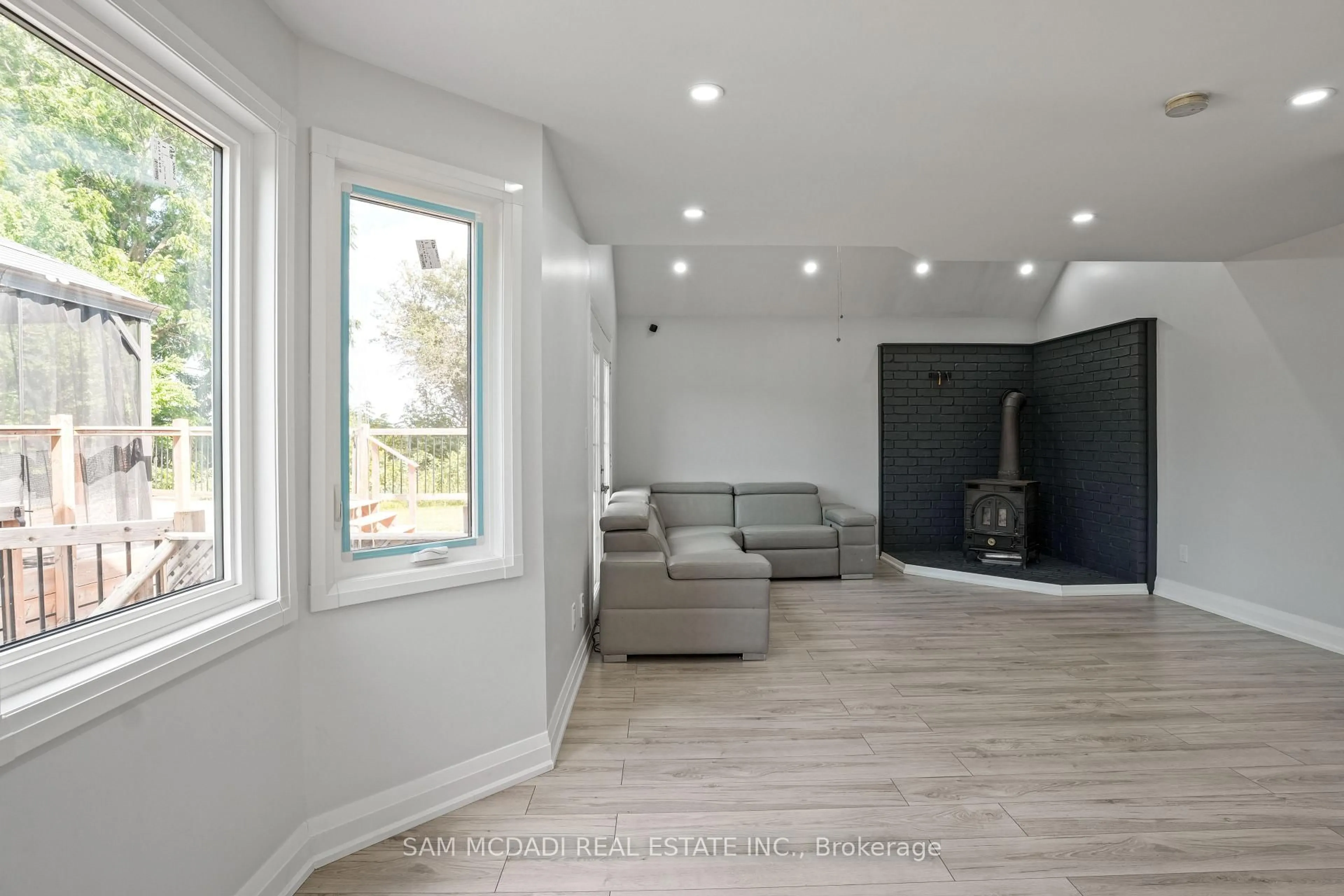 Living room with furniture, unknown for 5745 Fourth Line, Guelph/Eramosa Ontario N0B 2K0