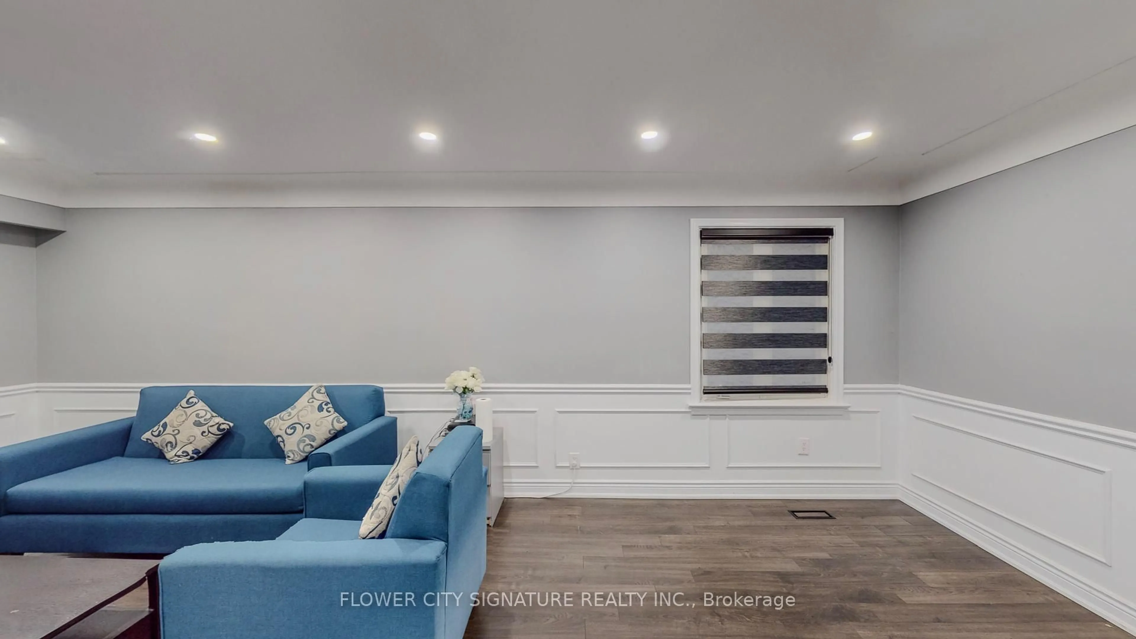 Home theater for 11 Rita St, Hamilton Ontario L9H 4S1