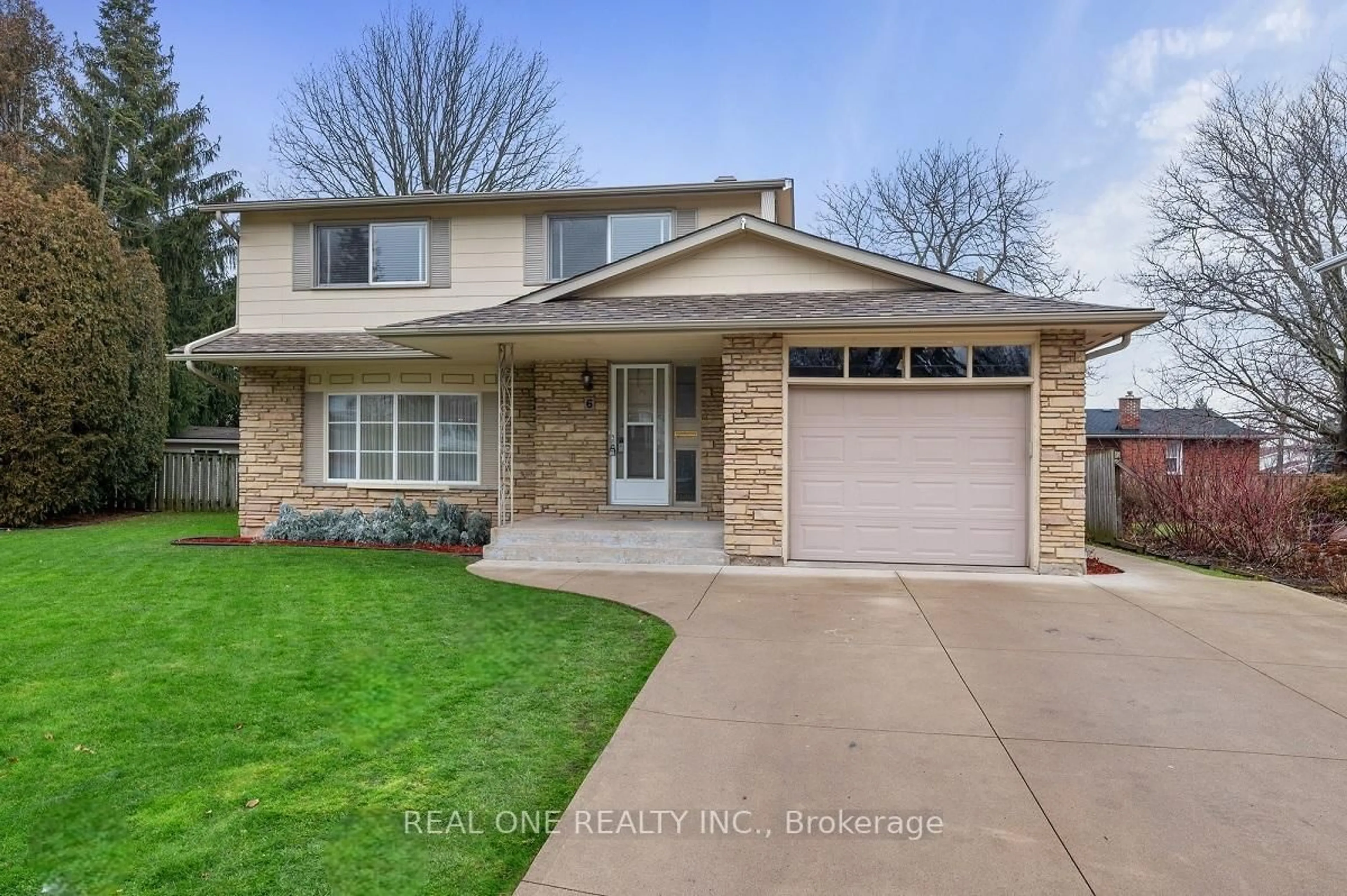 Home with vinyl exterior material, street for 6 Talisman Crt, Hamilton Ontario L9C 2P7