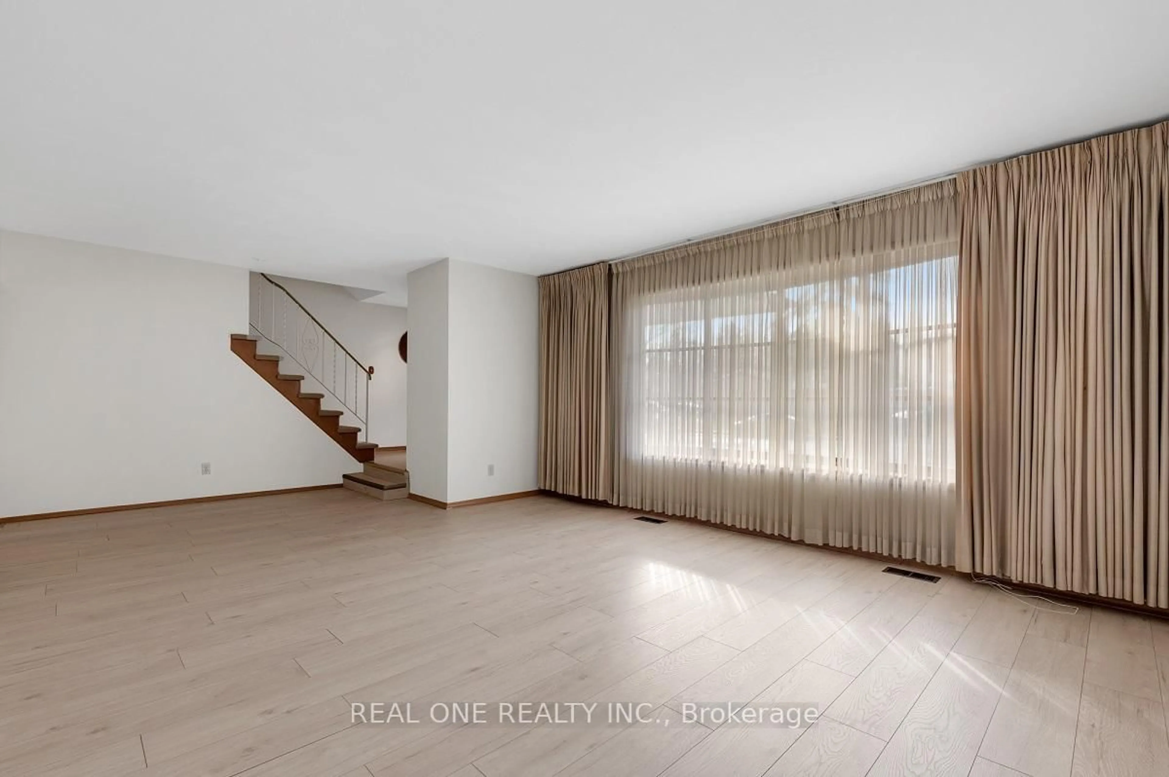 A pic of a room for 6 Talisman Crt, Hamilton Ontario L9C 2P7