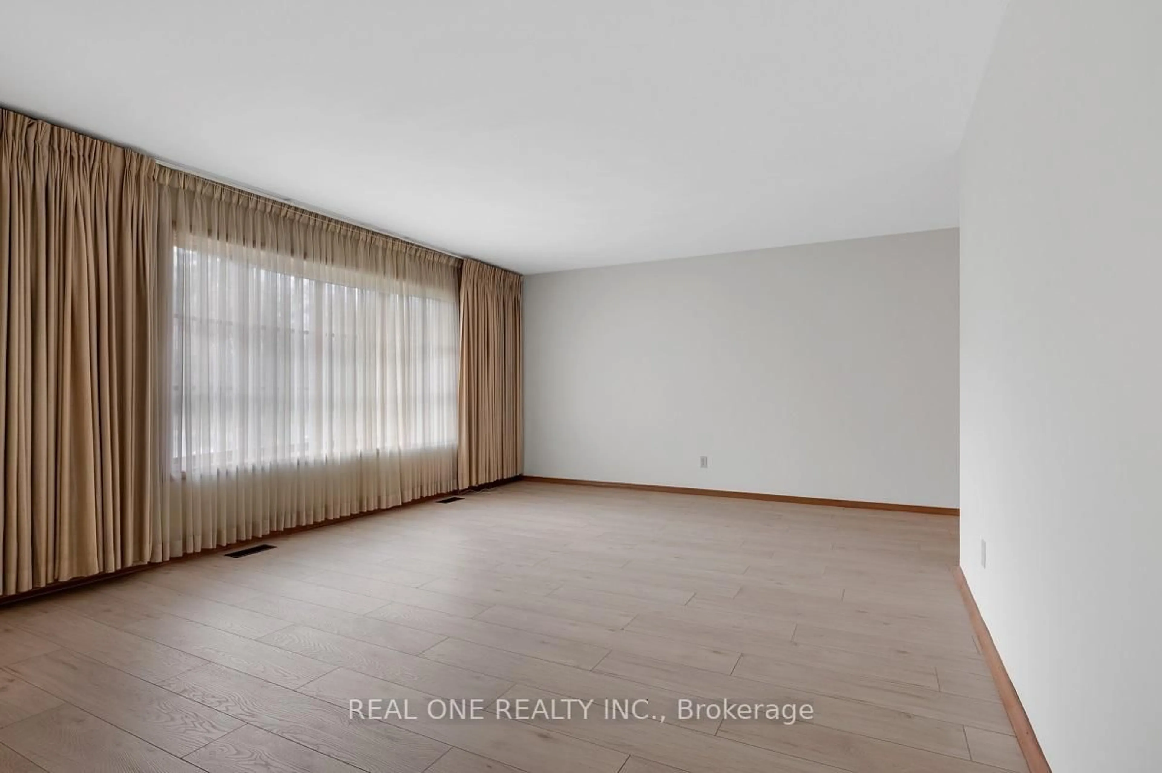 A pic of a room for 6 Talisman Crt, Hamilton Ontario L9C 2P7