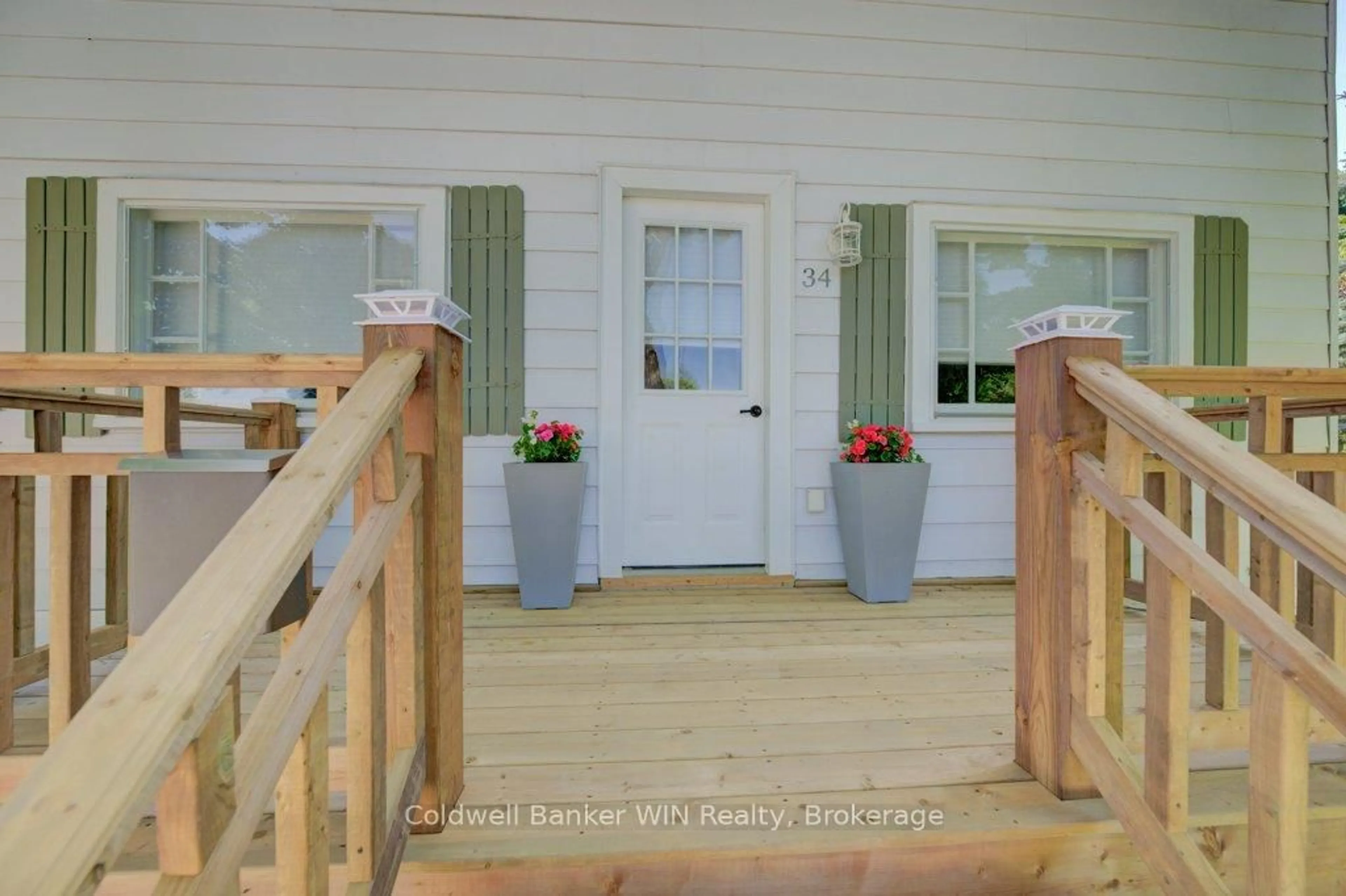 Indoor entryway for 34 Clarke St, Minto Ontario N0G 1M0