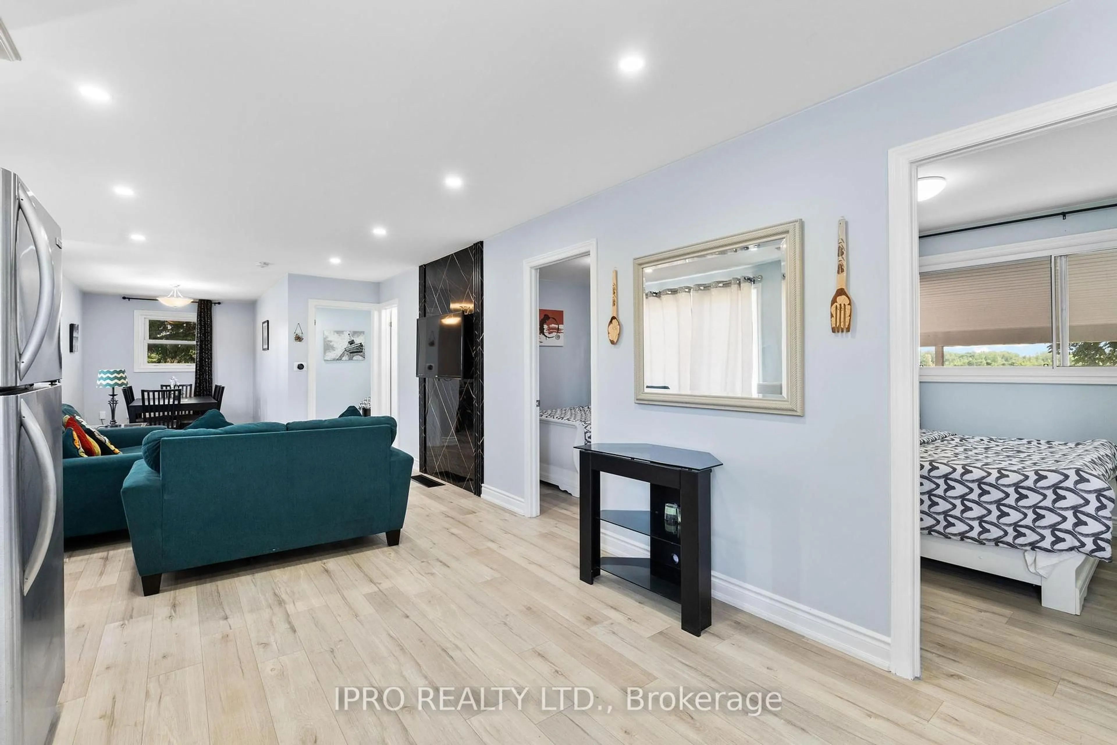 Indoor entryway for 3097 Hwy 3 Highway, Port Colborne Ontario L3K 5V3