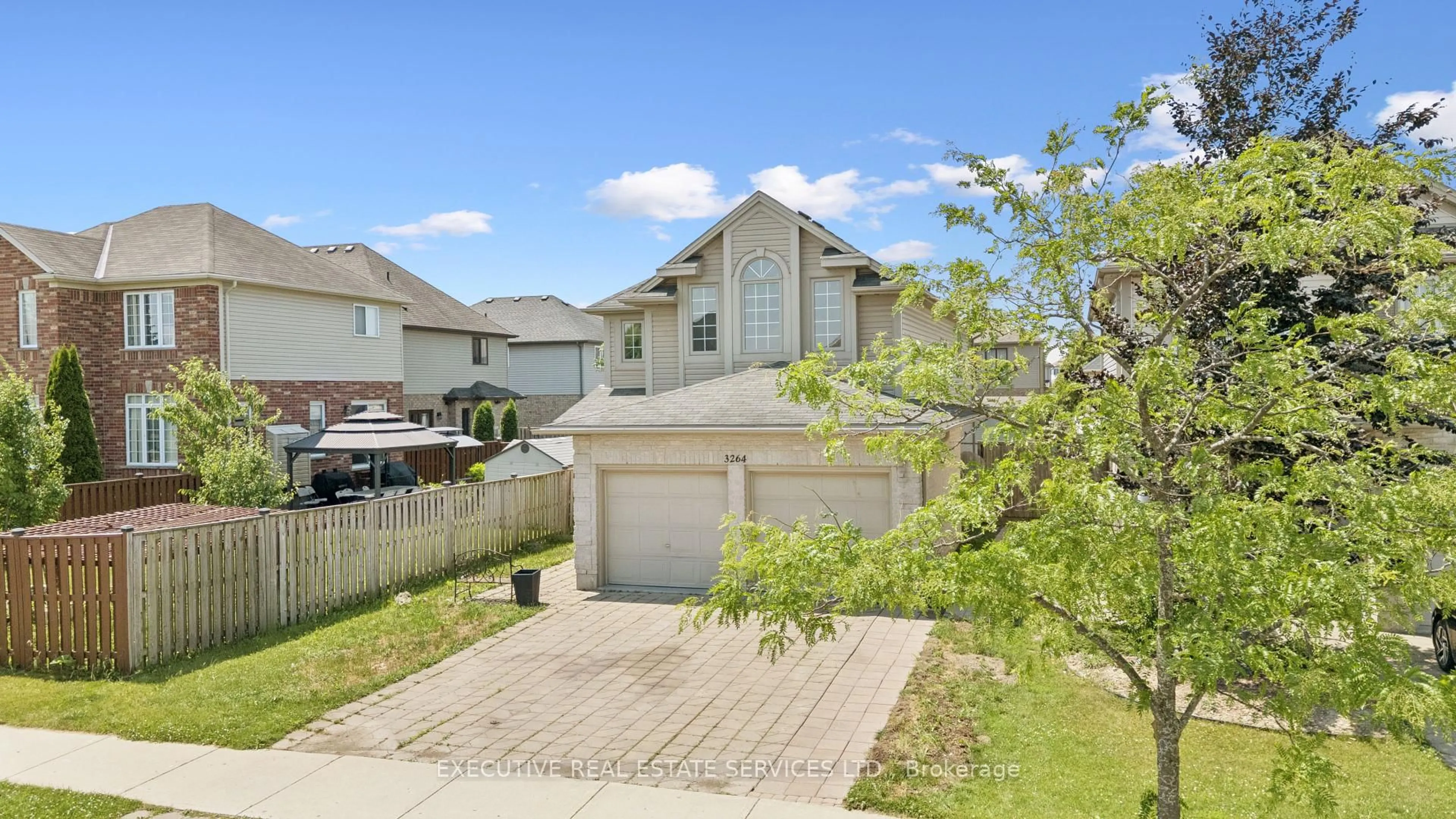 A pic from outside/outdoor area/front of a property/back of a property/a pic from drone, street for 3264 Meadowgate Blvd, London South Ontario N6M 0B7