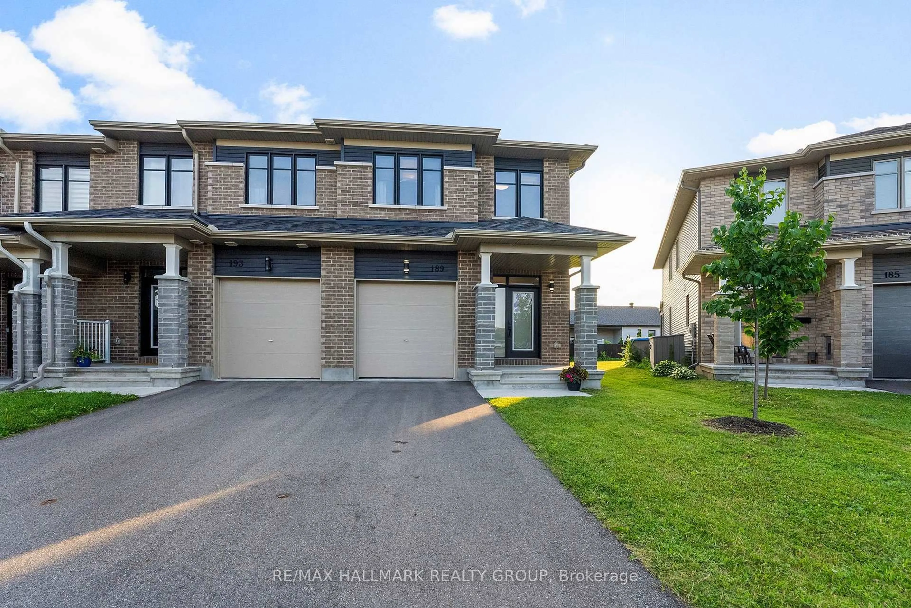 A pic from outside/outdoor area/front of a property/back of a property/a pic from drone, street for 189 Turquoise St, Clarence-Rockland Ontario K4K 0L5