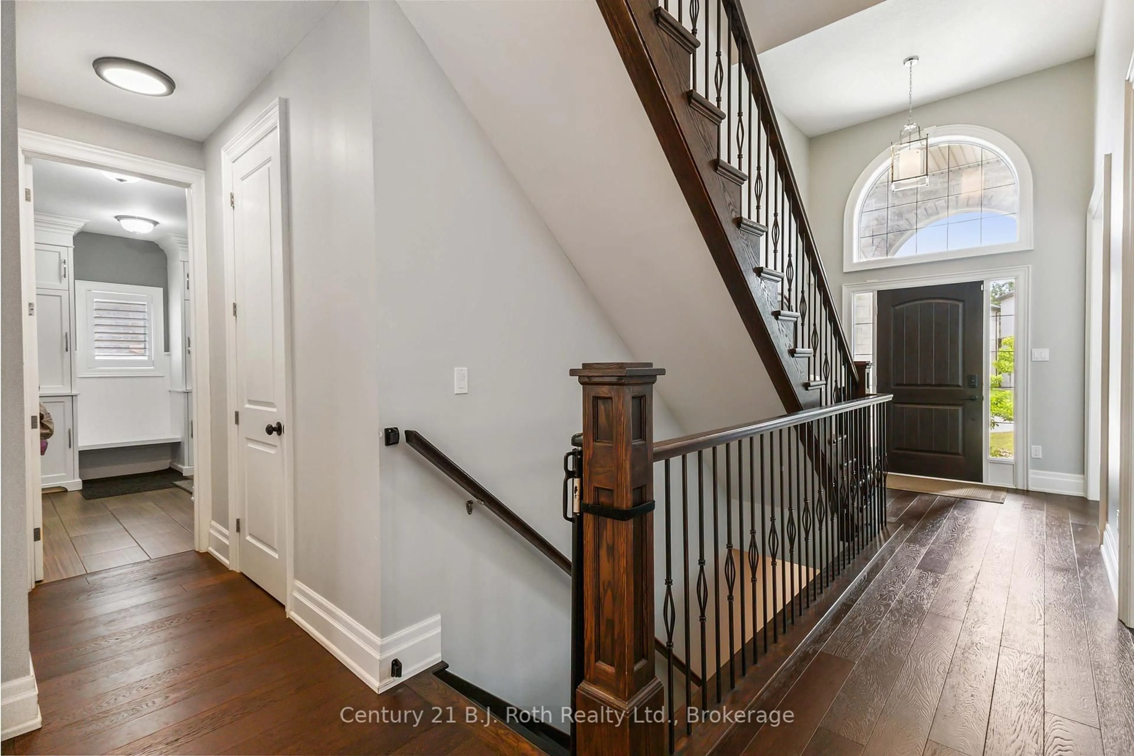 Indoor entryway for 2314 Ballymote Way, London North Ontario N5X 0J7