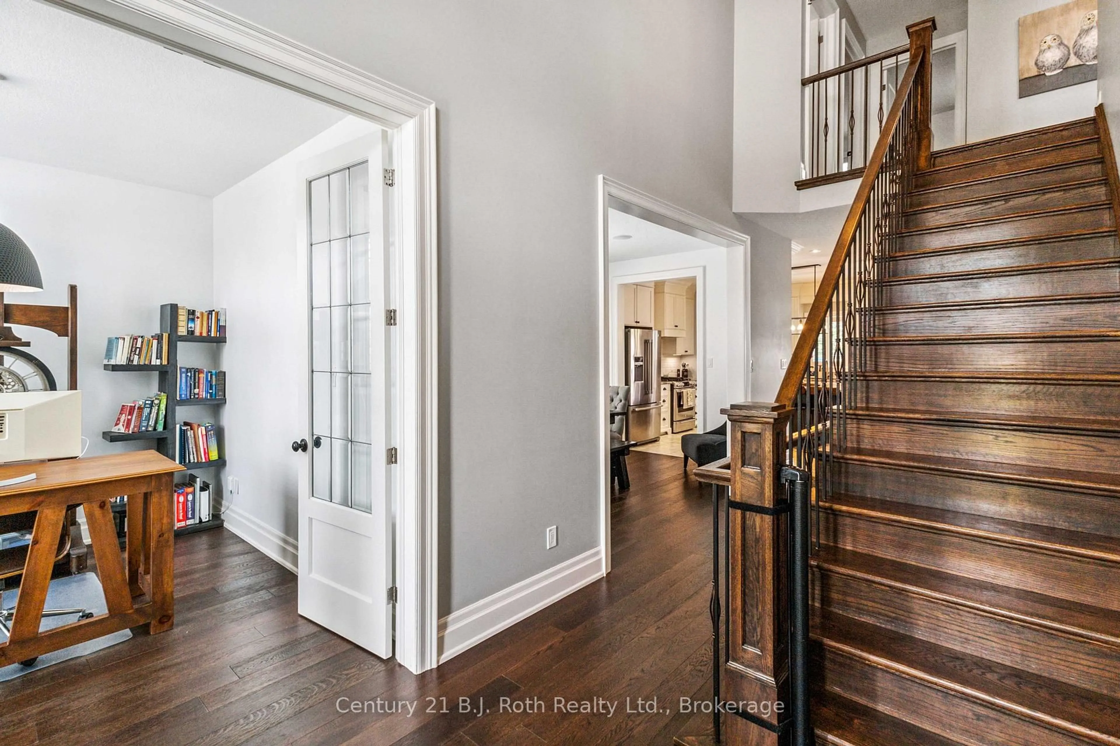 Indoor entryway for 2314 Ballymote Way, London North Ontario N5X 0J7