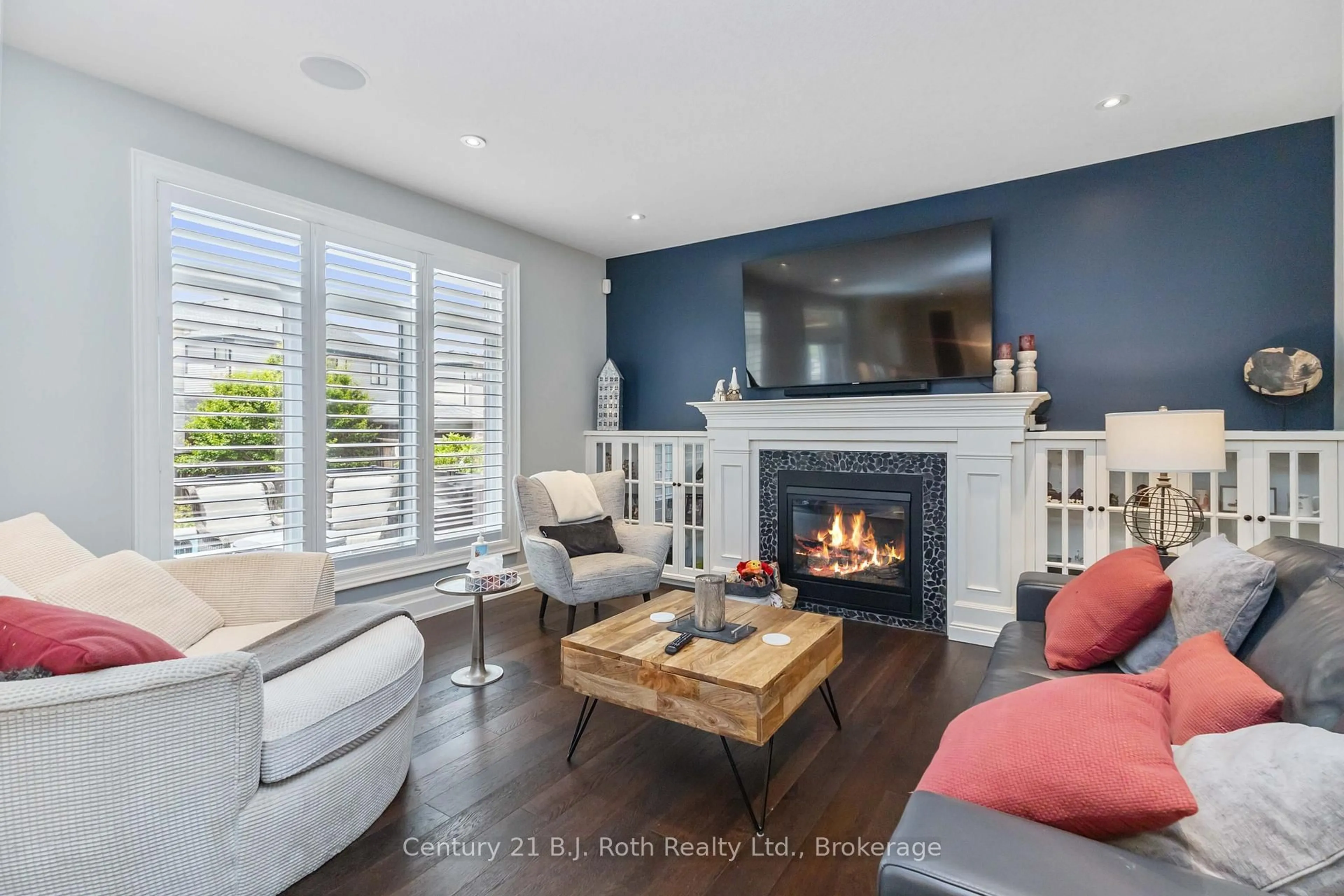 Living room with furniture, unknown for 2314 Ballymote Way, London North Ontario N5X 0J7
