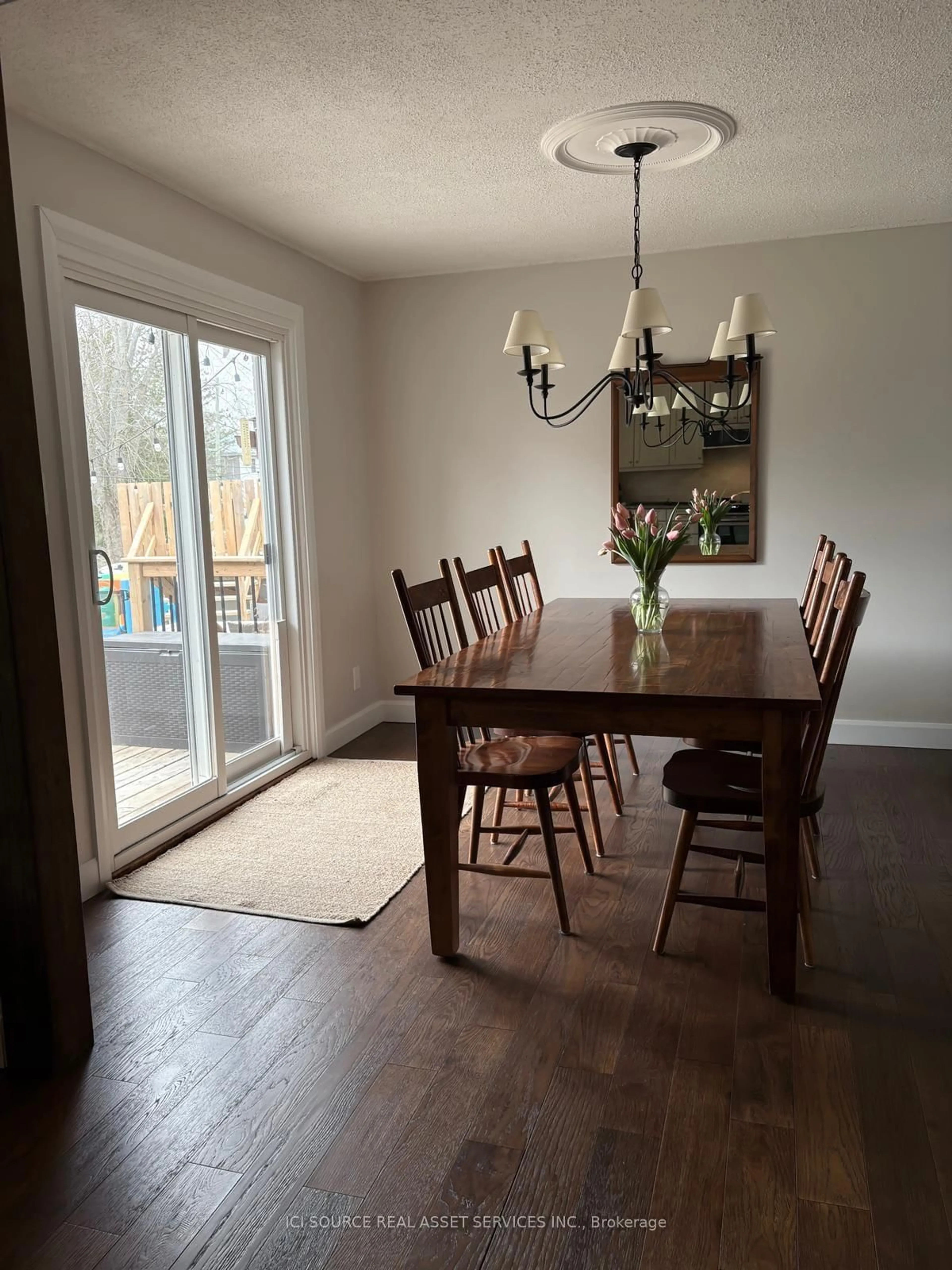 Dining room, wood/laminate floor for 6028 Mcmahon Dr, Verona Ontario K0H 2W0