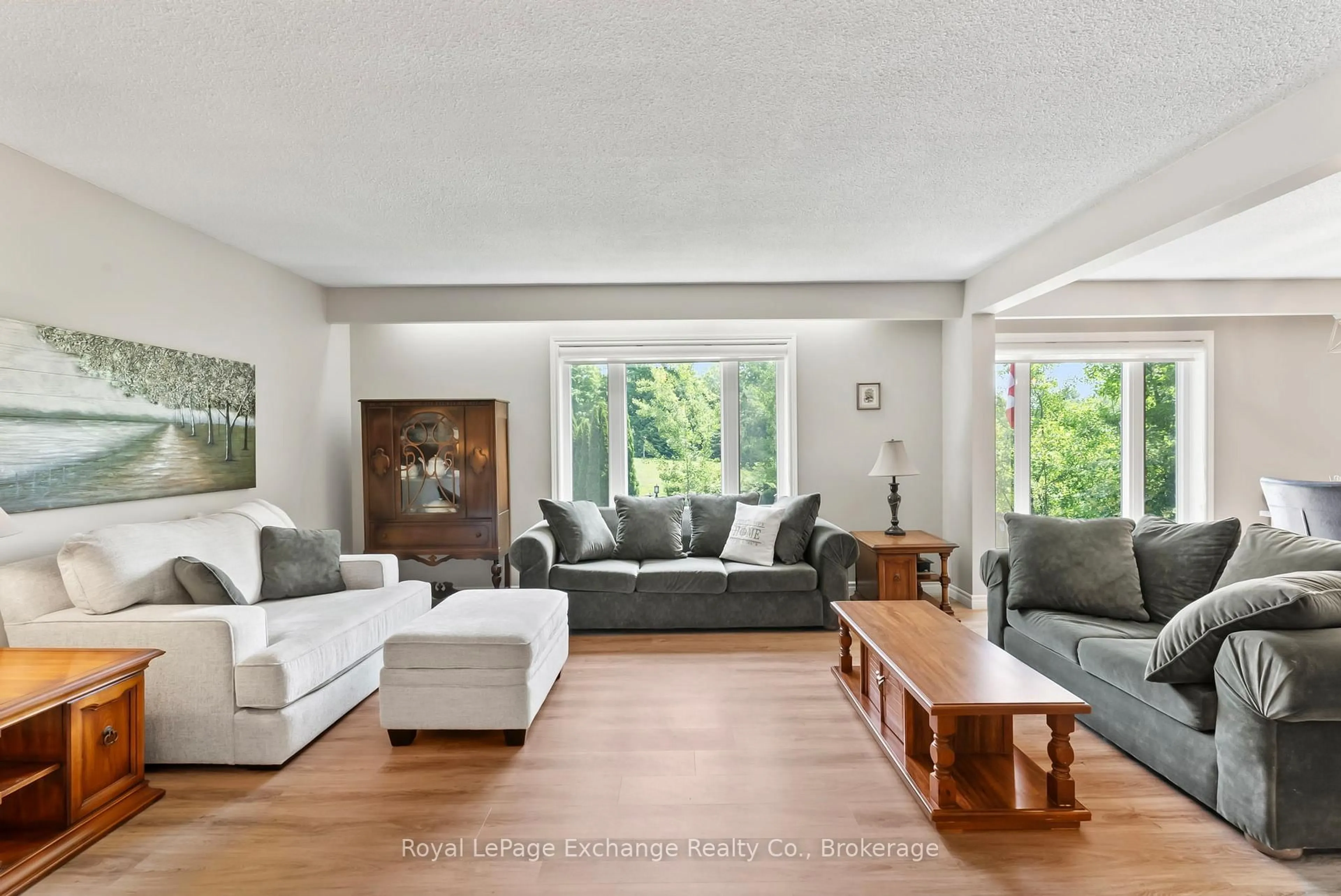 Living room with furniture, unknown for 71 Upper Lorne Beach Rd, Kincardine Ontario N0G 2T0