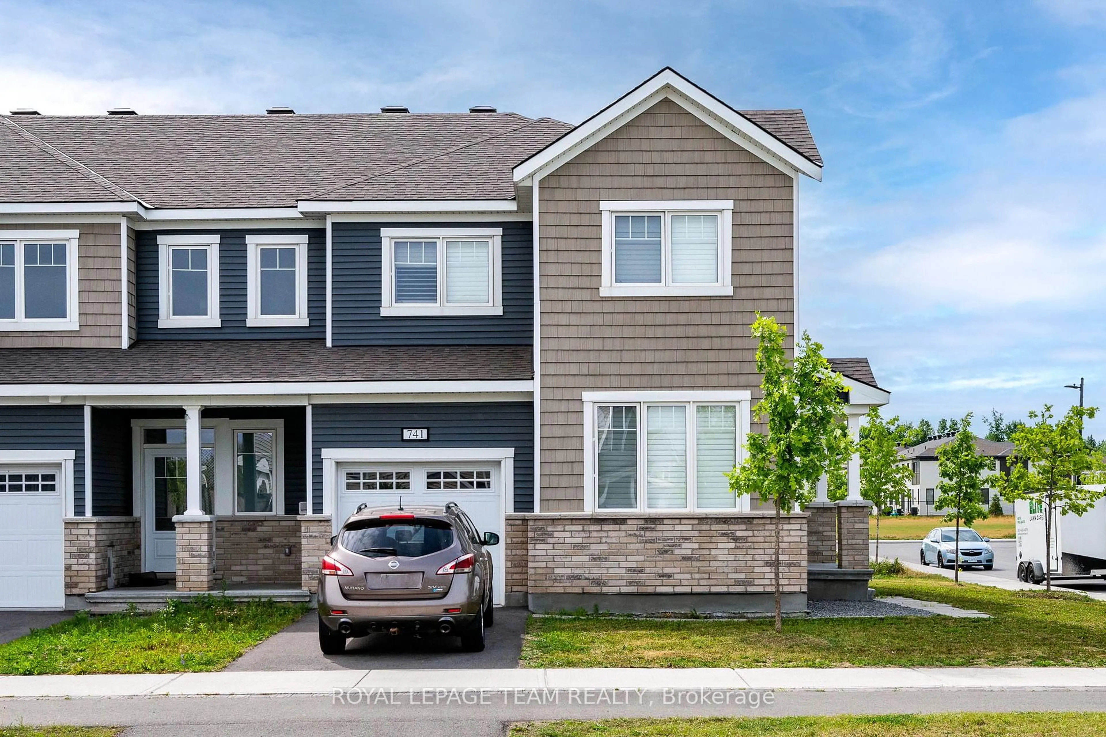 Home with vinyl exterior material, street for 741 Derreen Ave, Ottawa Ontario K2S 2Y9