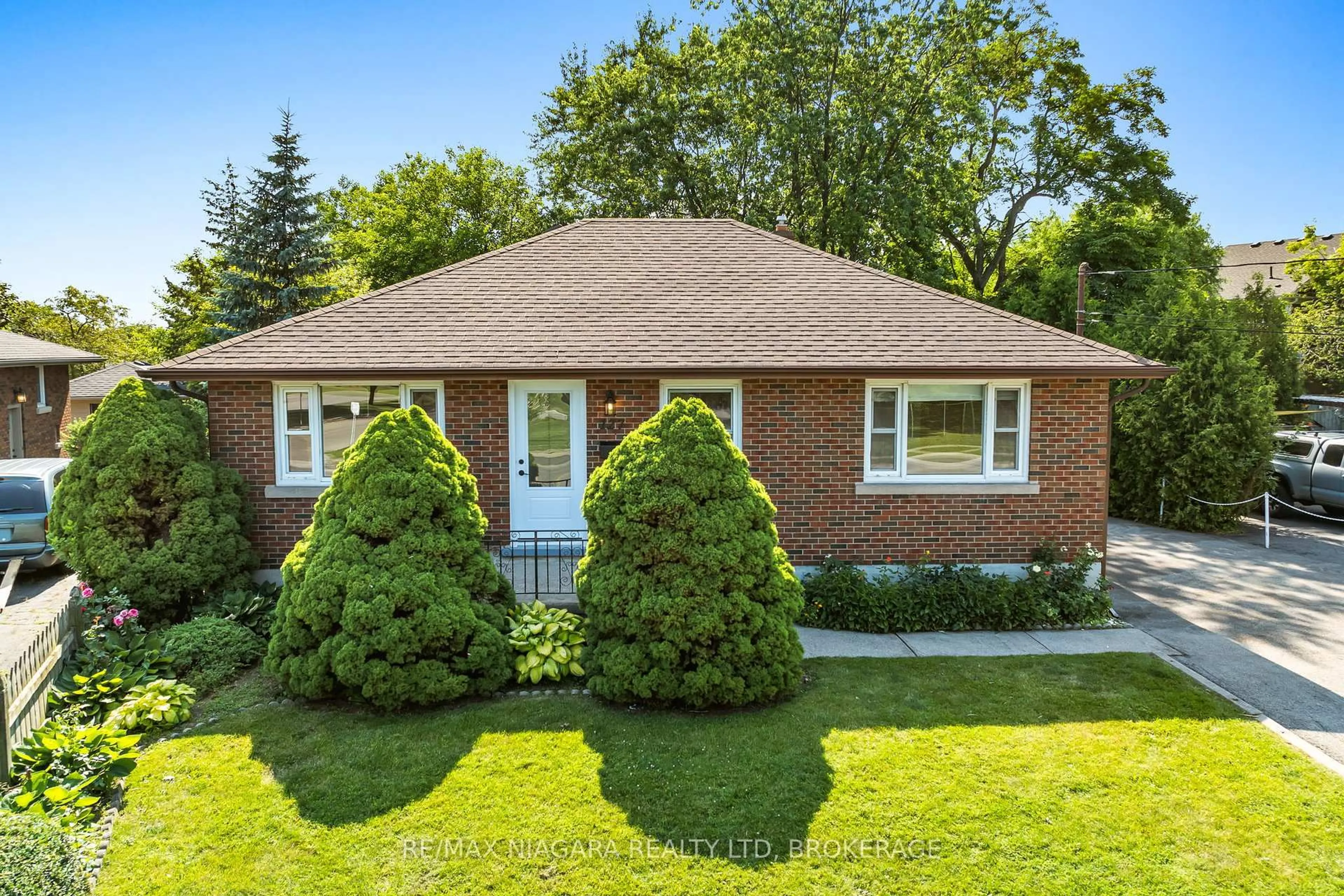 Home with brick exterior material, street for 127 Louth St, St. Catharines Ontario L2S 2T8