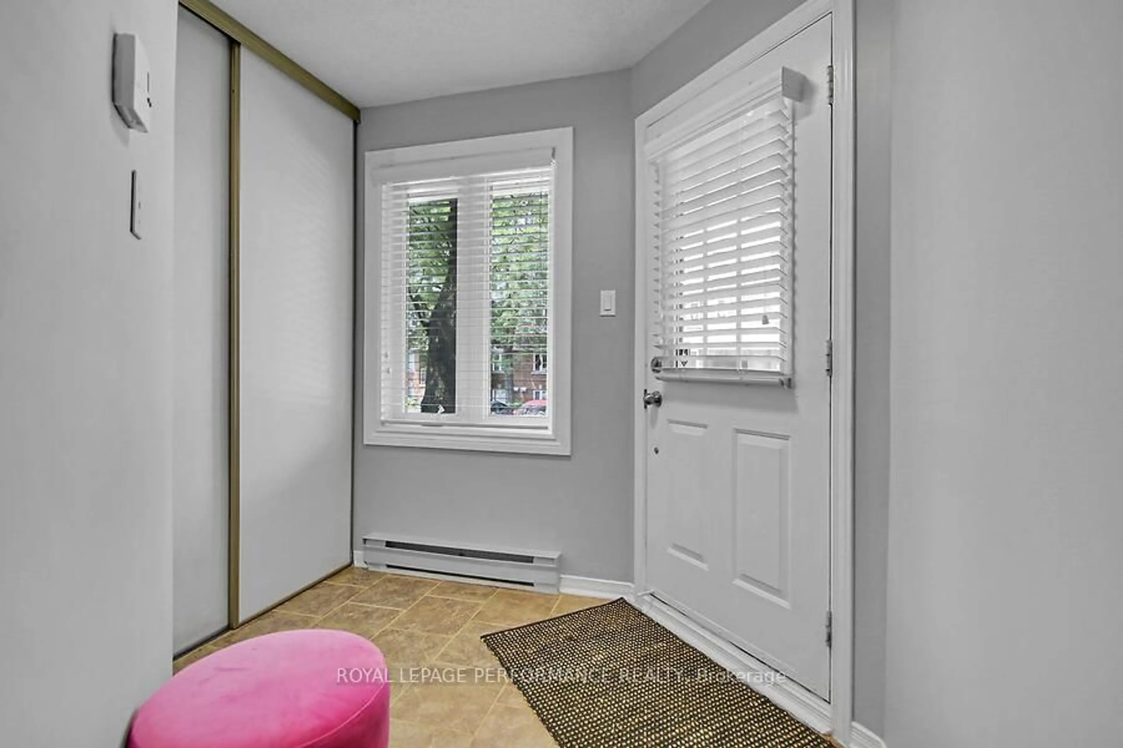 Indoor entryway for 402 Briston Private, Ottawa Ontario K1G 5R3