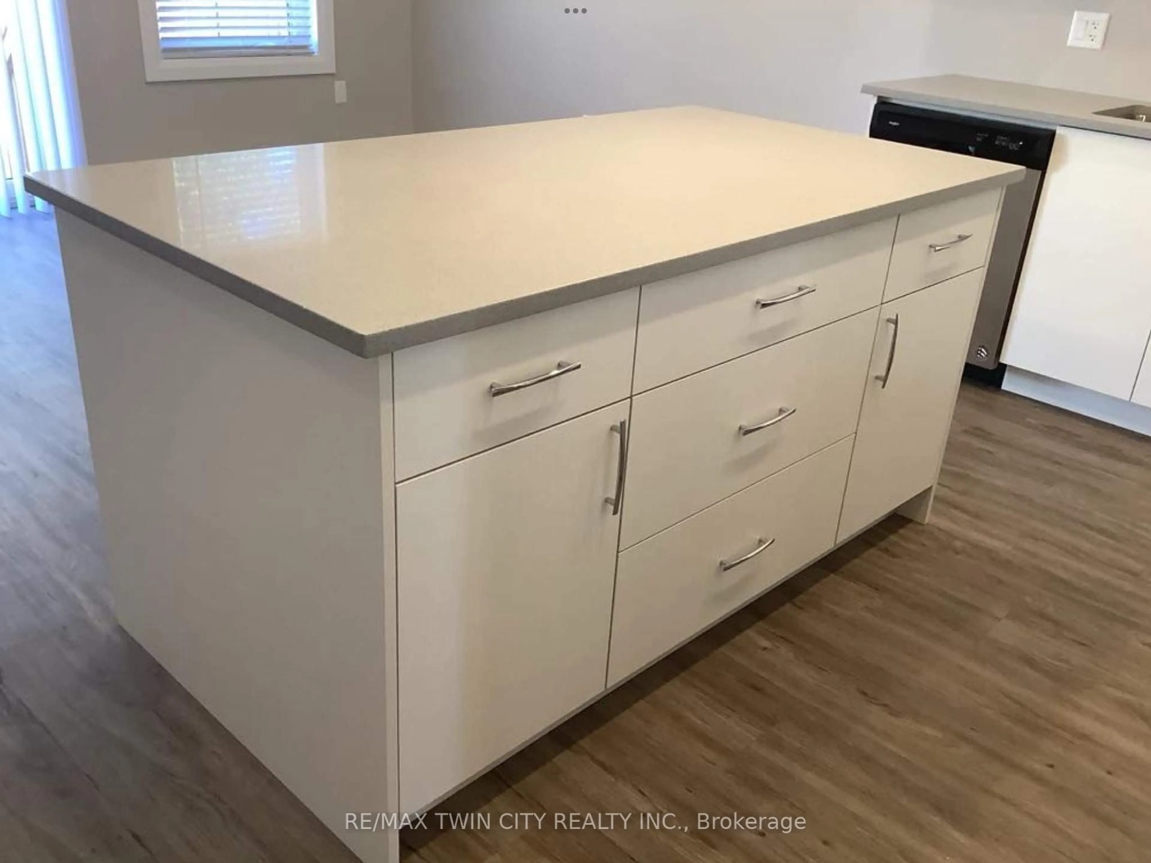 Open concept kitchen, unknown for 360 Quarter Town Line #605, Tillsonburg Ontario N4G 0H7