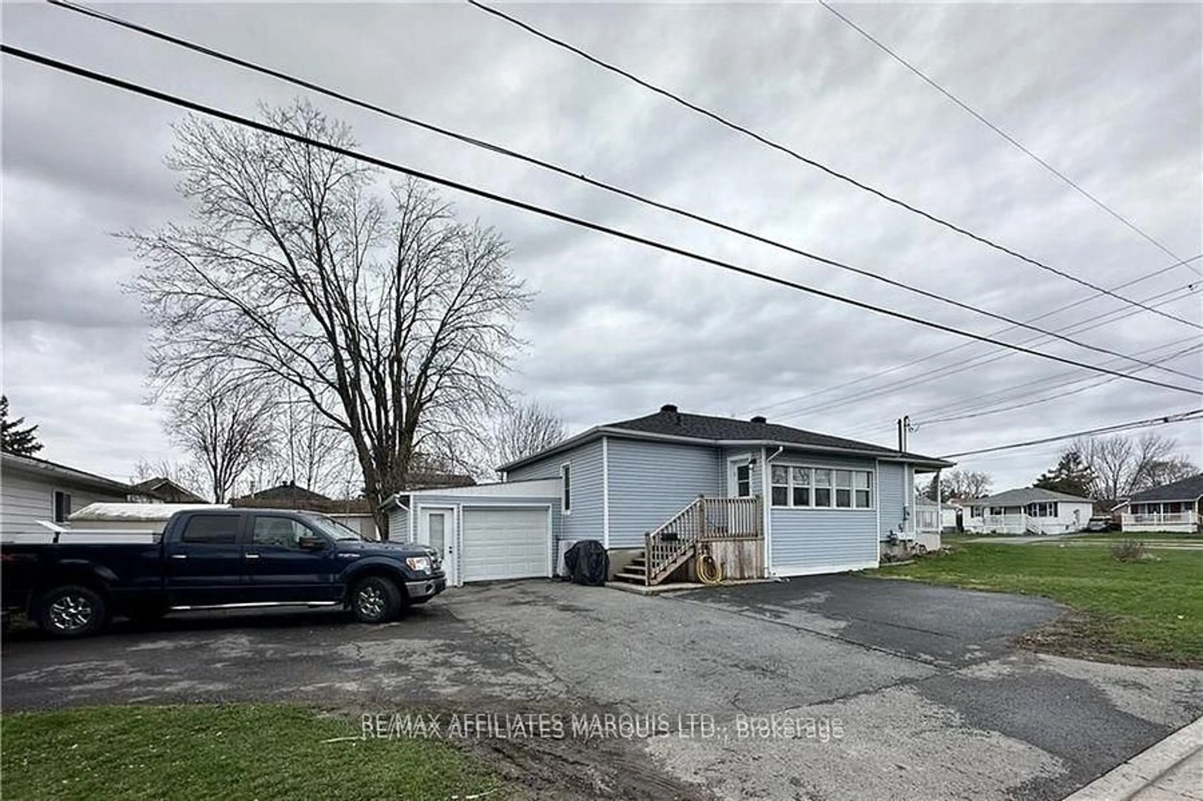 Unknown for 346 Thirteenth St, Cornwall Ontario K6J 3H2