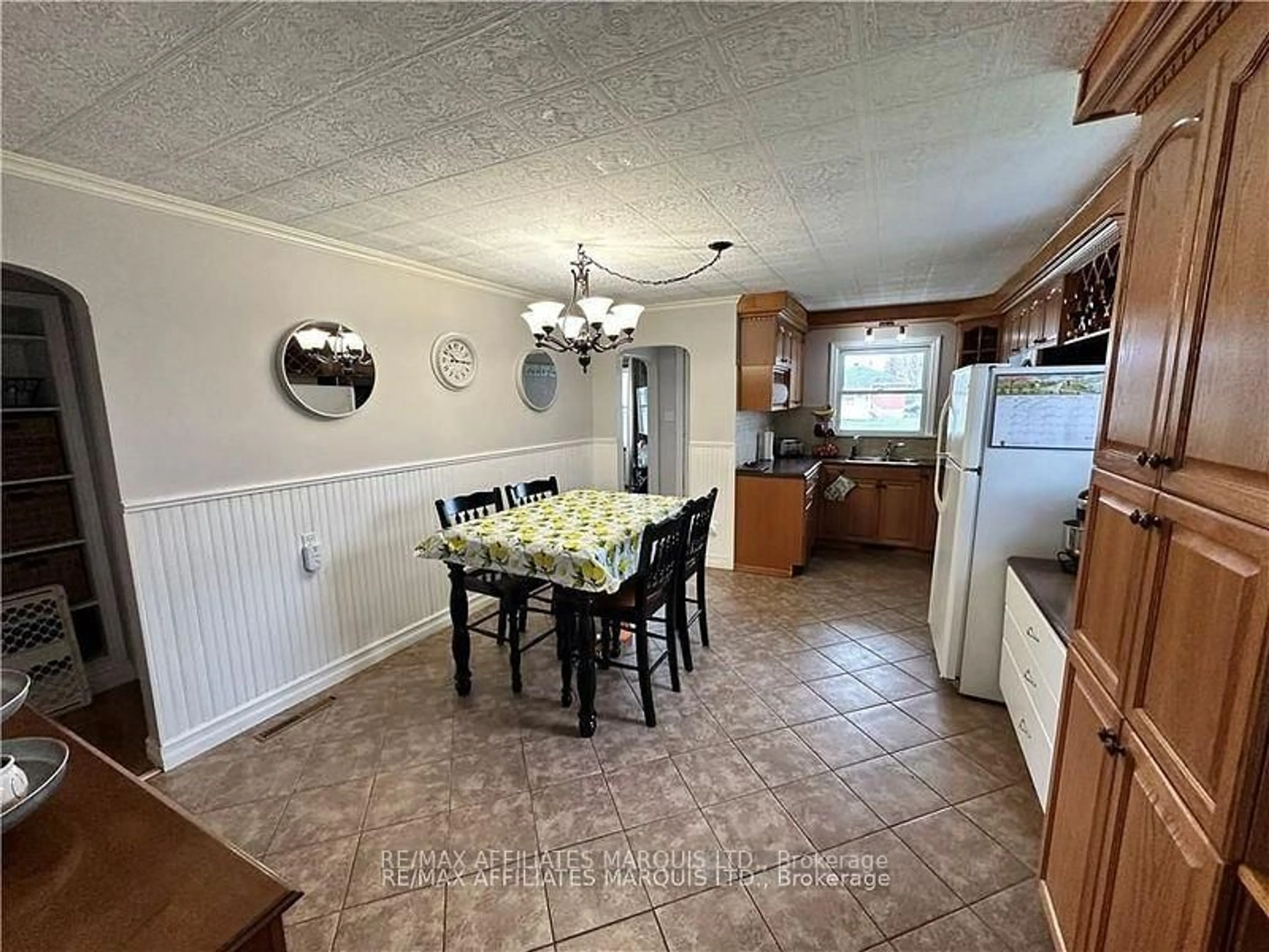 Dining room, ceramic/tile floor for 346 Thirteenth St, Cornwall Ontario K6J 3H2