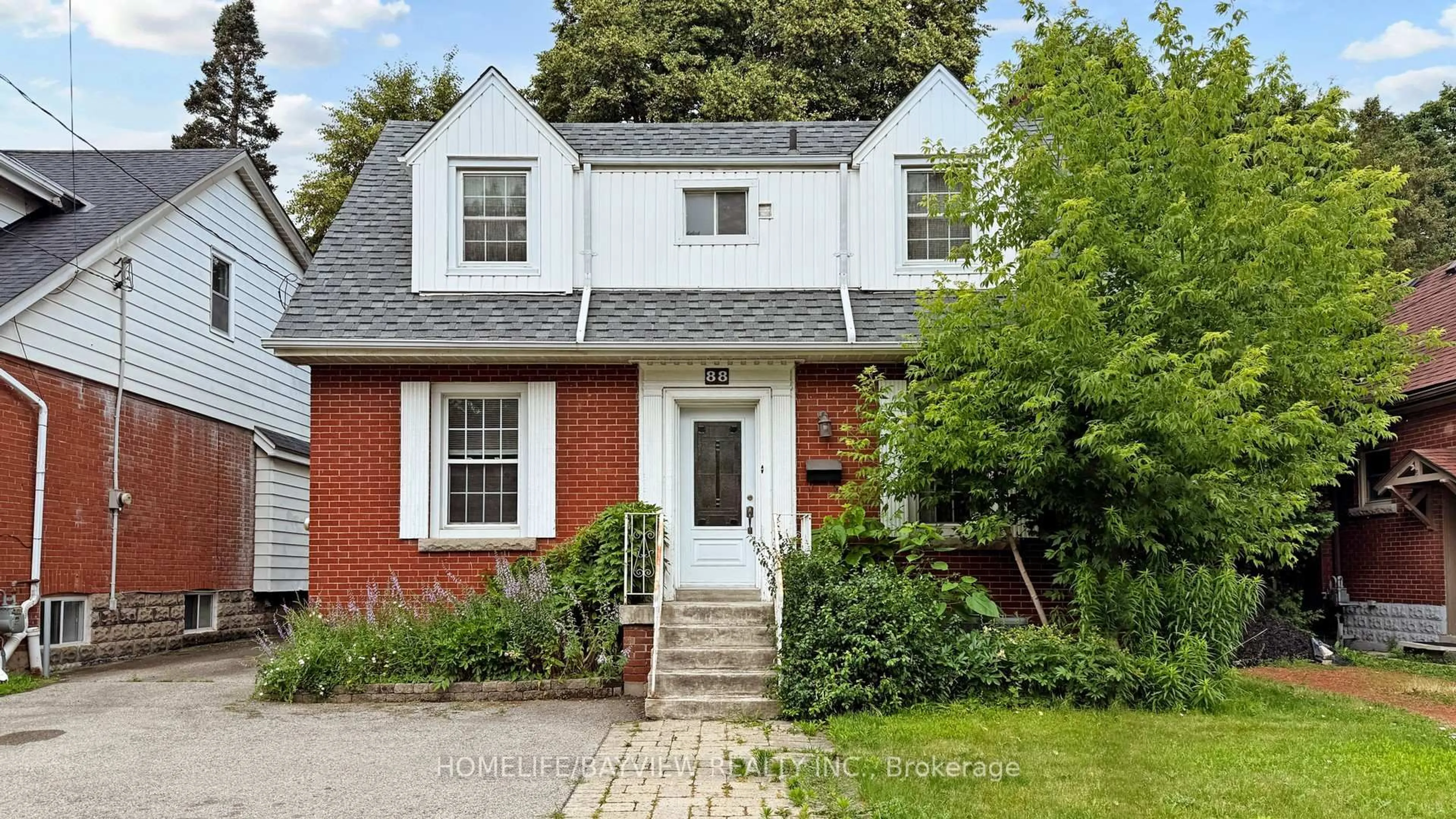 Home with brick exterior material, street for 88 Arkell St, Hamilton Ontario L8S 1N7
