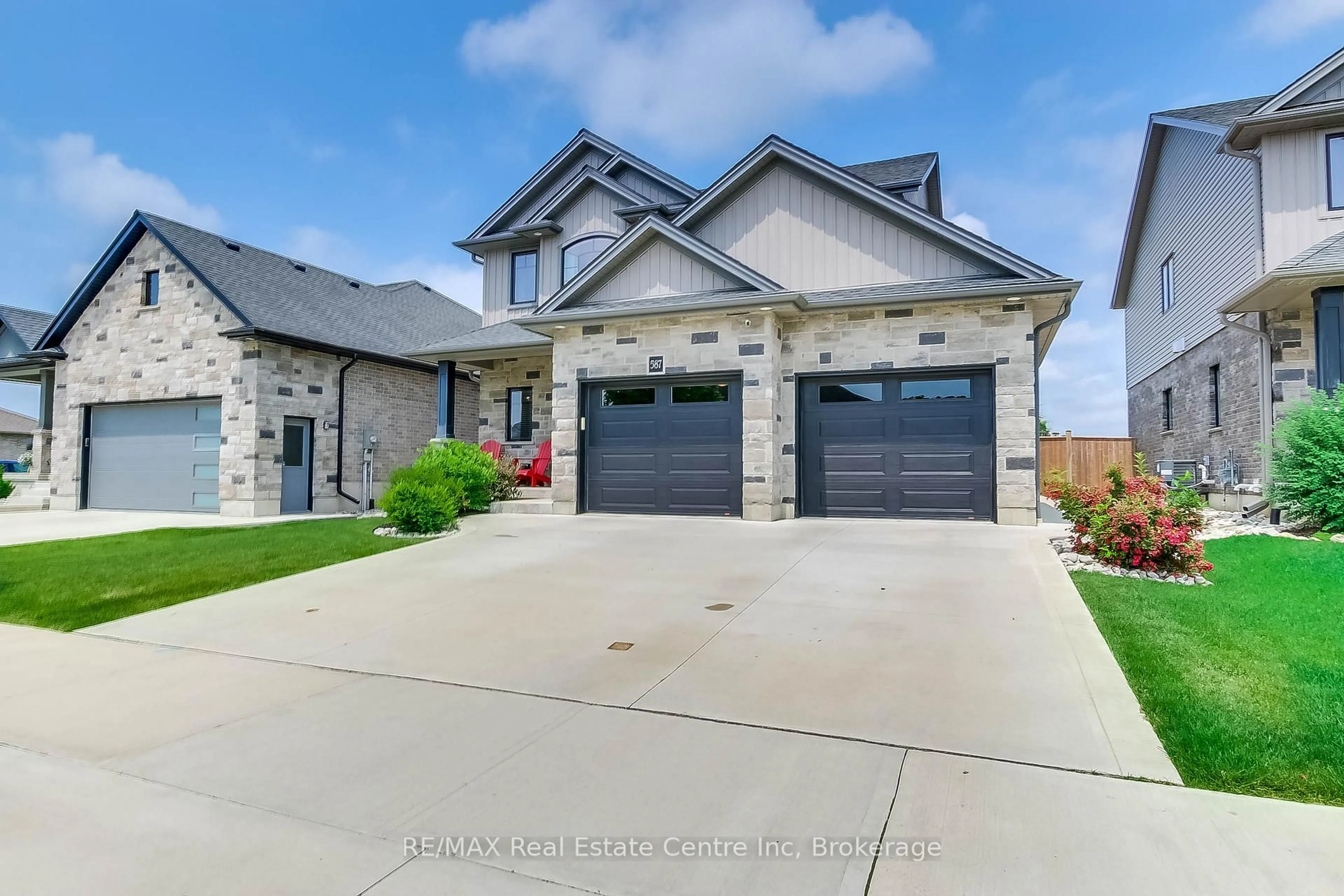 Home with brick exterior material, street for 587 Hawthorne Pl, Woodstock Ontario N4S 0E1