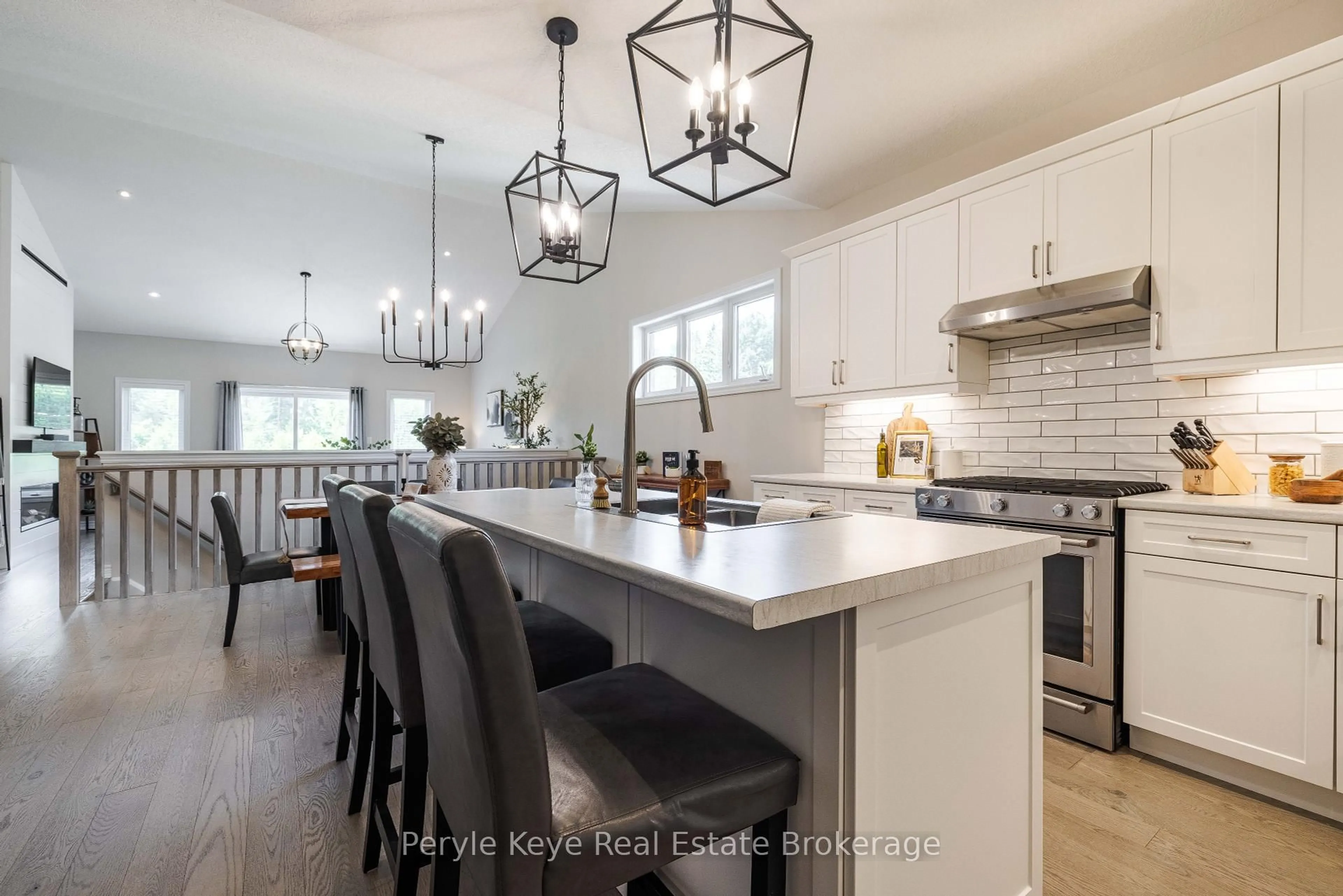 Open concept kitchen, ceramic/tile floor for 73 Selkirk Dr, Huntsville Ontario P1H 0C6