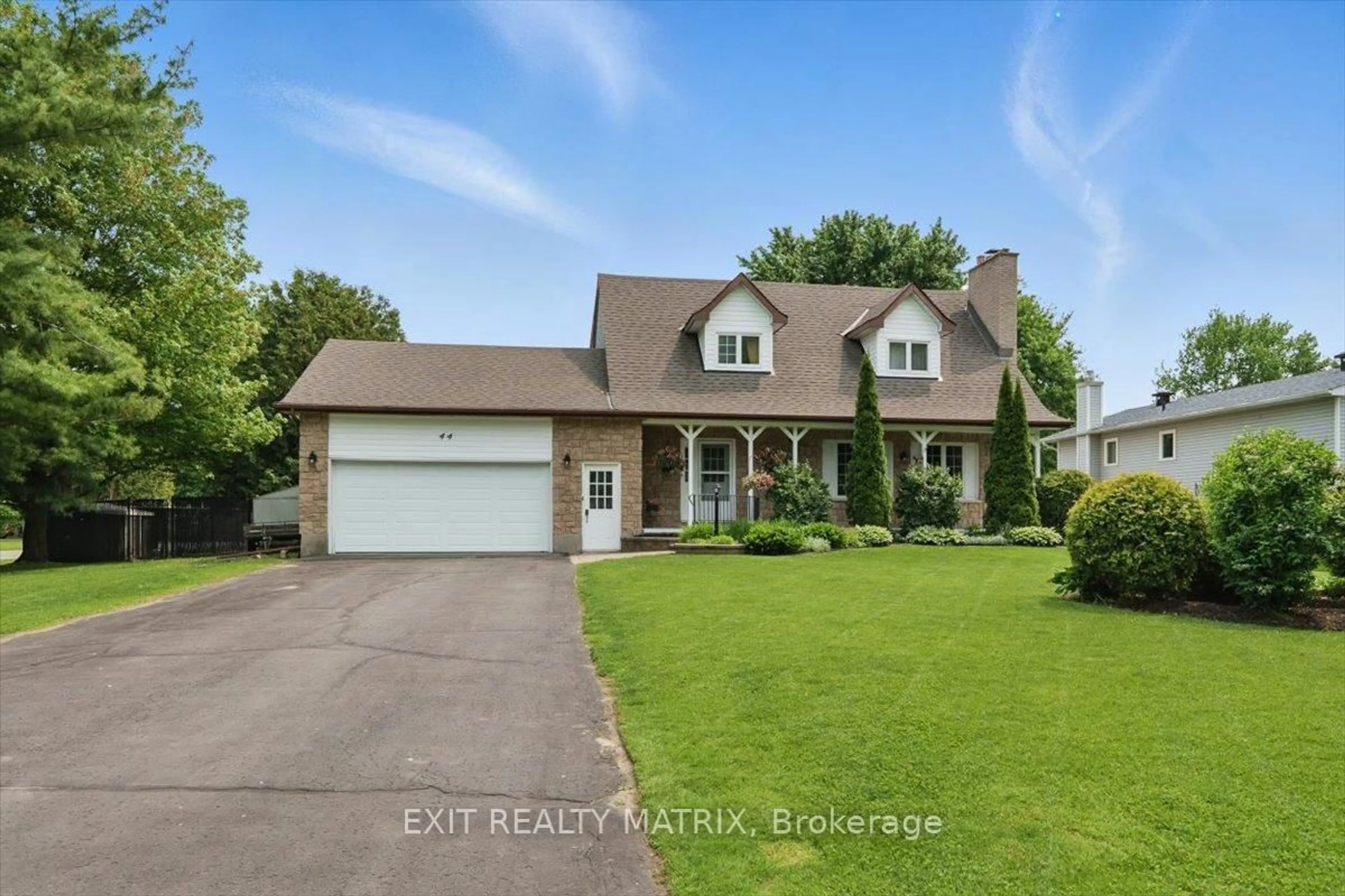 Home with vinyl exterior material, street for 44 GEORGE St, Russell Ontario K4R 1C2