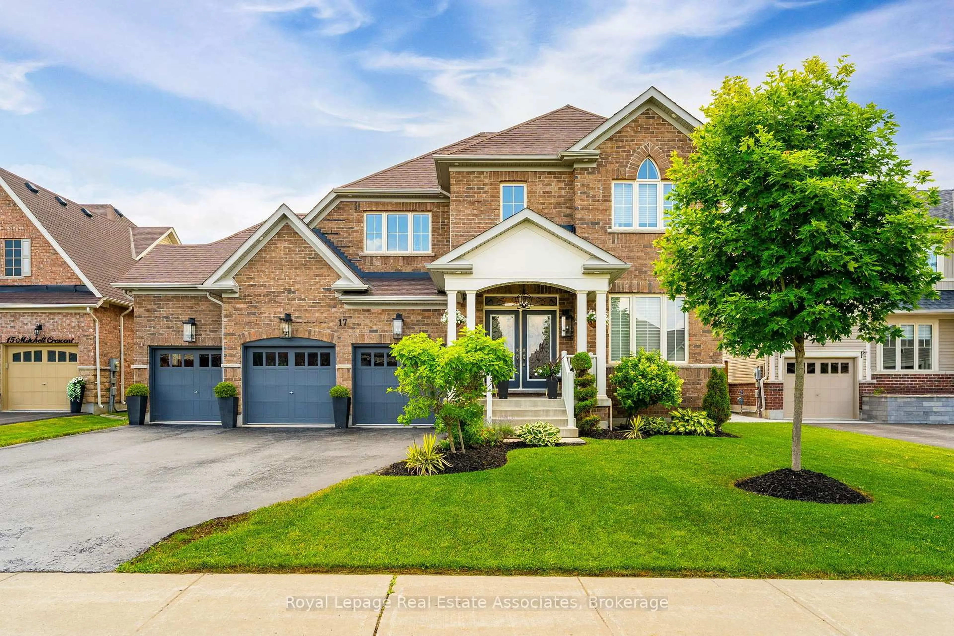 Home with brick exterior material, street for 17 Mitchell Cres, Mono Ontario L9W 6W6