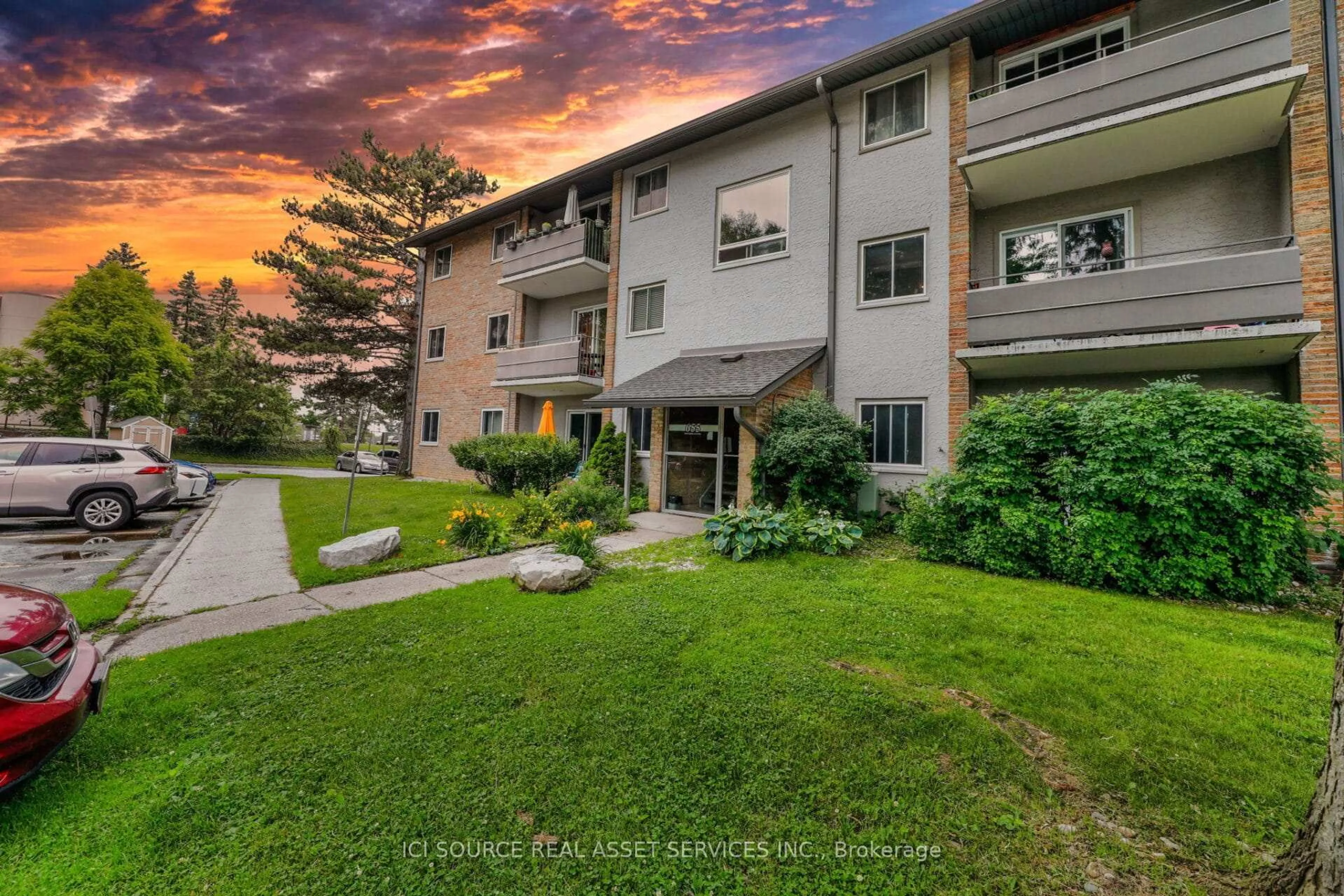 Unknown for 655 Wonderland Rd #7, London South Ontario N6K 1M1
