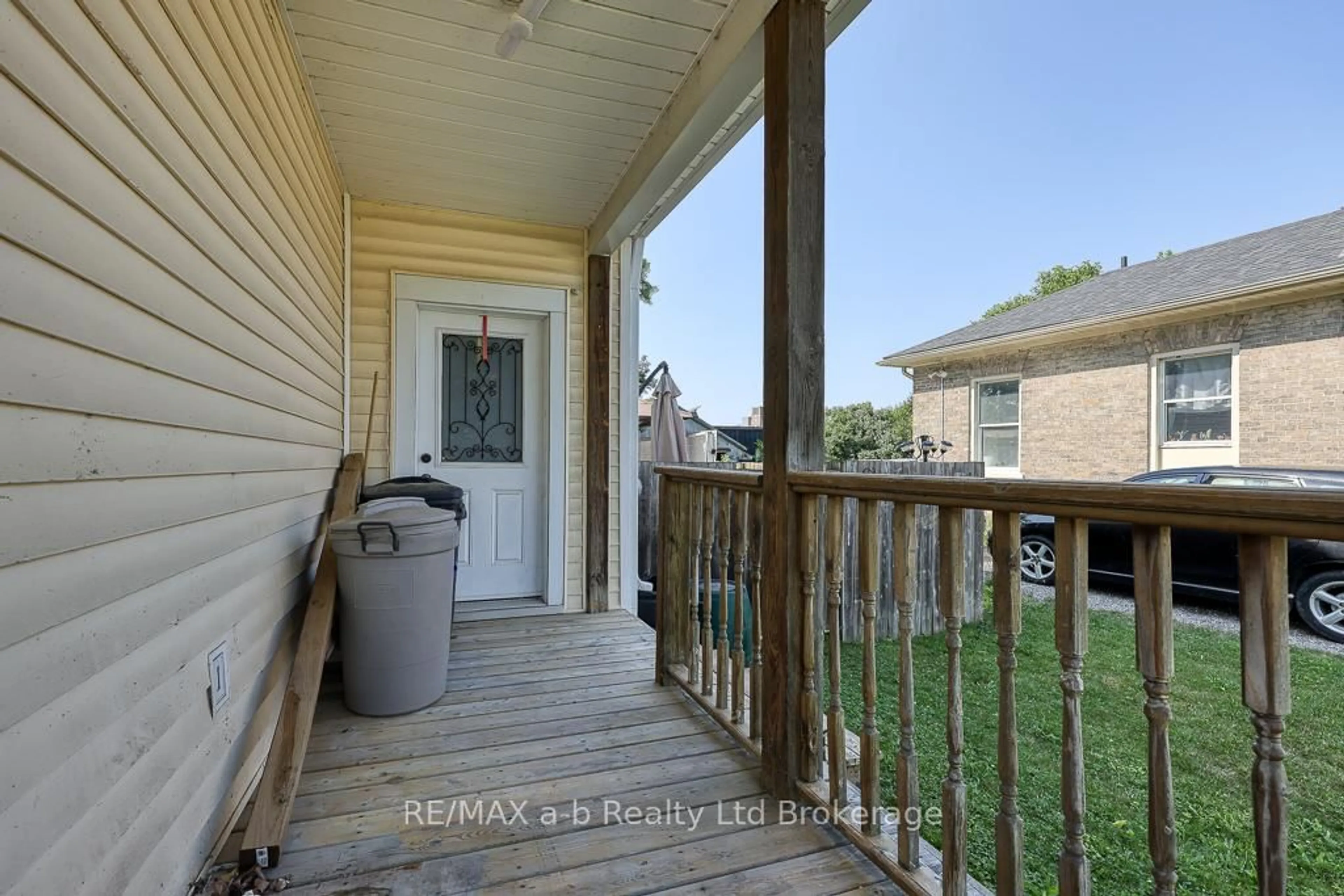 Unknown for 136 Charles St, Ingersoll Ontario N5C 2M1