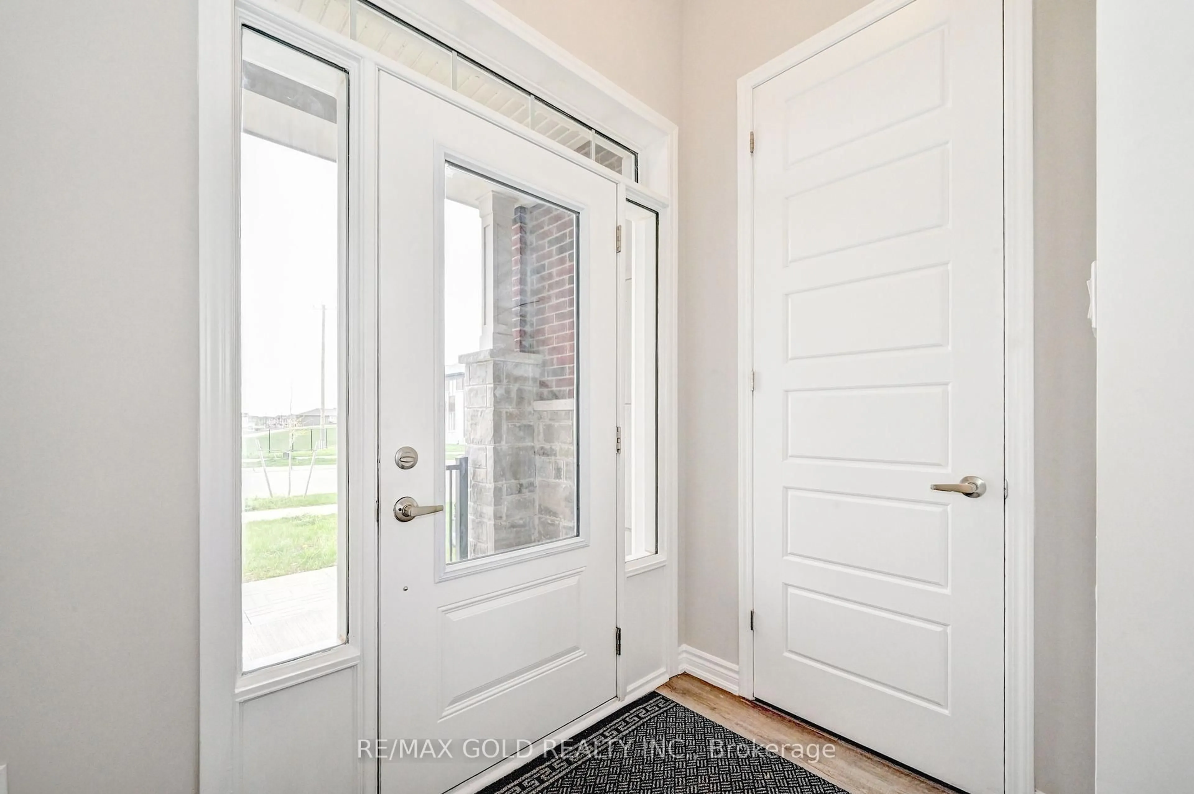 Indoor entryway for 104 Forestwalk St, Kitchener Ontario N2R 0S9